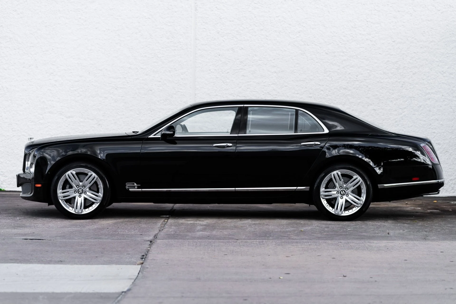 mph012_2920217474_Used_2015_Bentley_Mulsanne_1763677193_a375ab0d2a