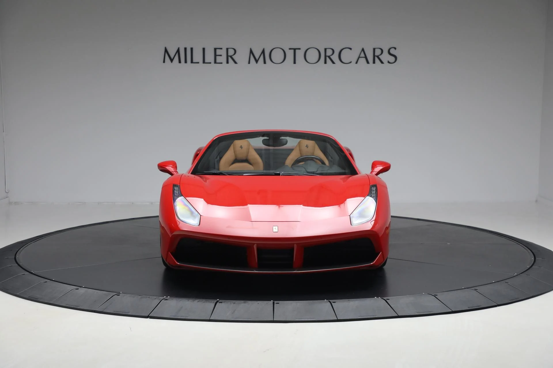 mph012_2921469132_Used_2018_Ferrari_488_Spider_1e17381496