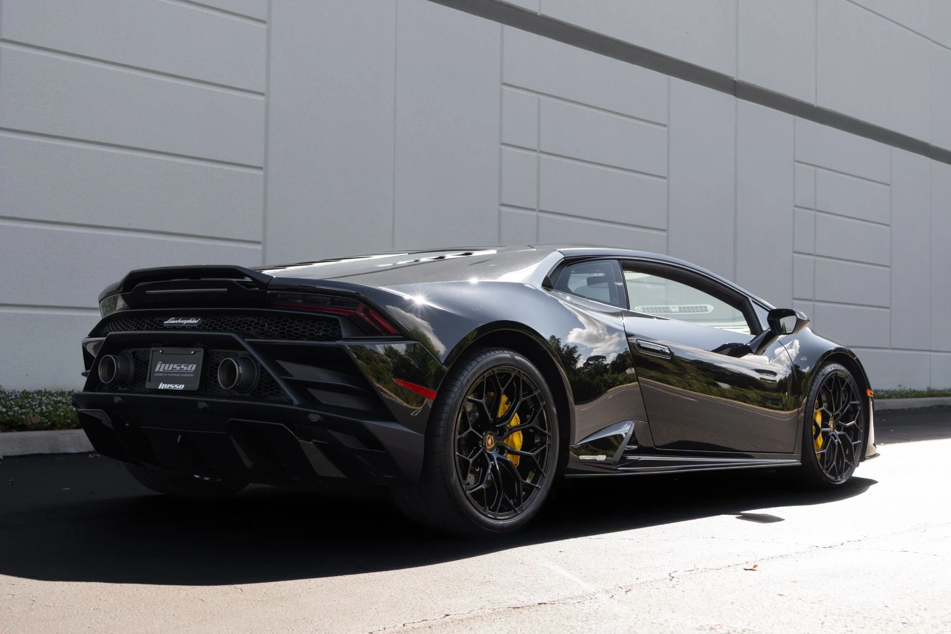 mph012_2921655112_Used_2022_Lamborghini_Huracan_EVO_1764129423_a25d4b73ab