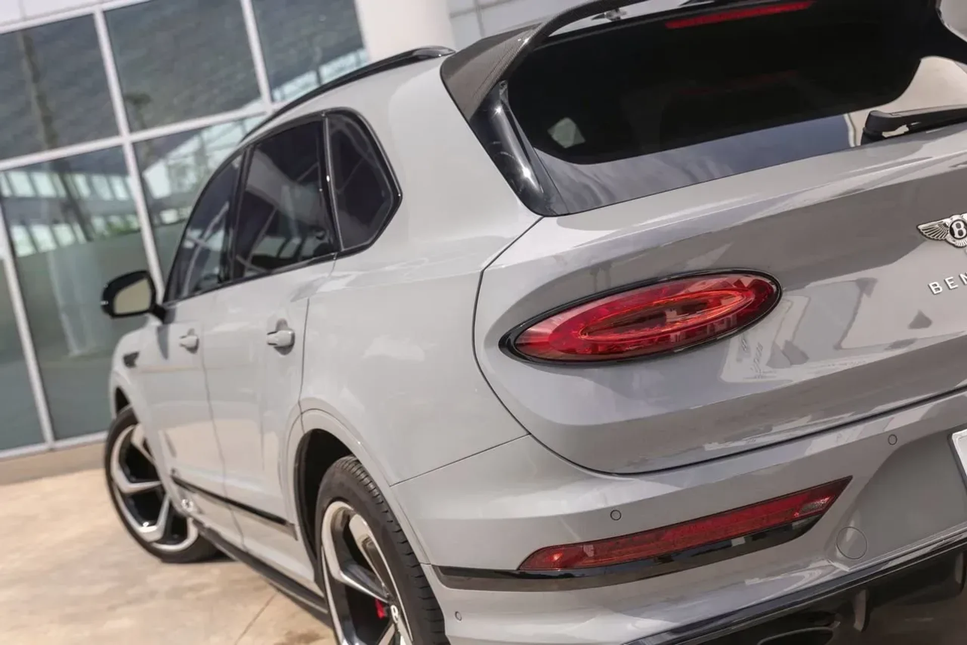 mph012_2924211750_a5f103132f104ab68bec4019b6a6ed56_9591437e17