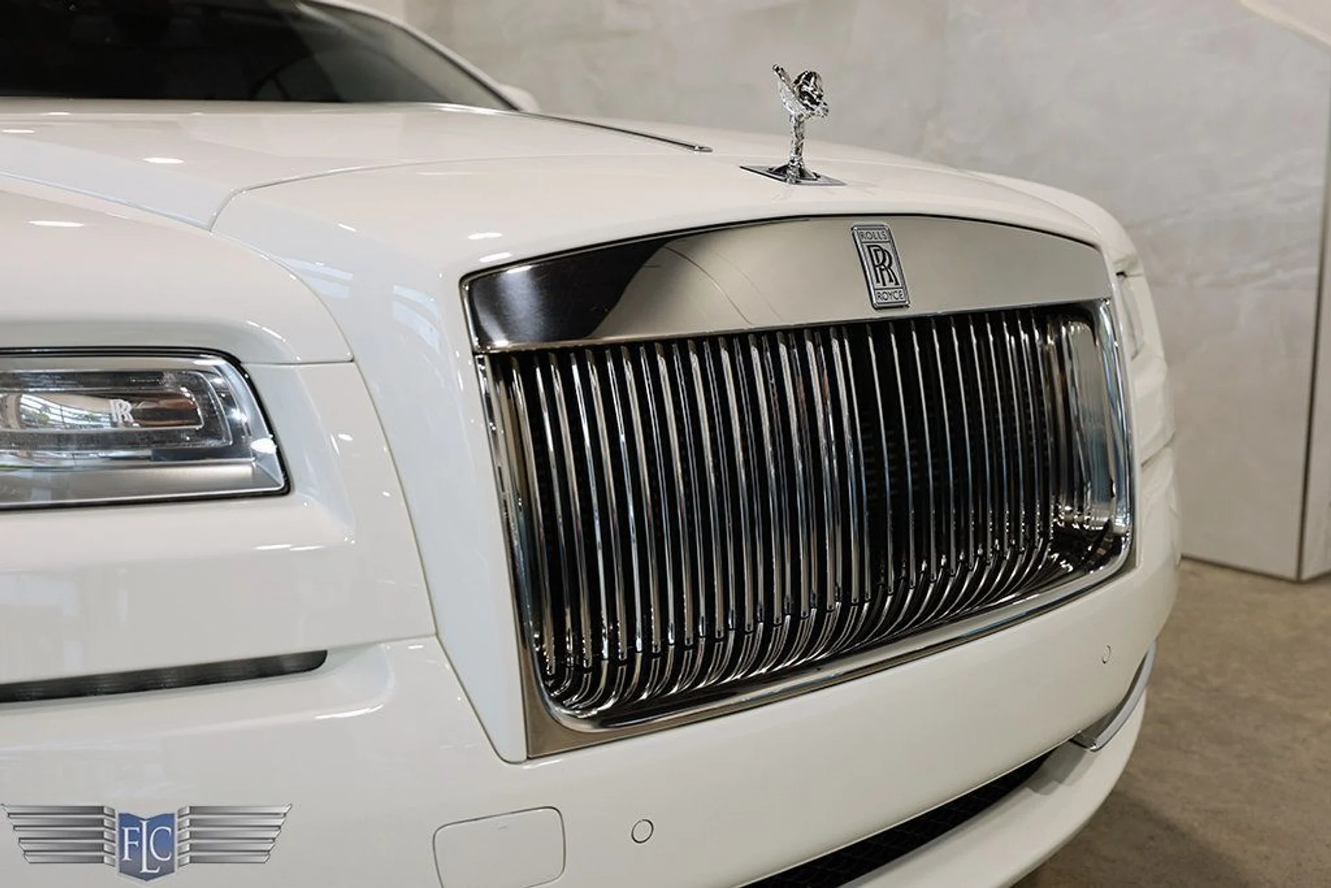 mph012_2930513834_used_2015_rolls_royce_wraith_2drcoupe_9689_22975127_13_1024_ee8ad53ed6