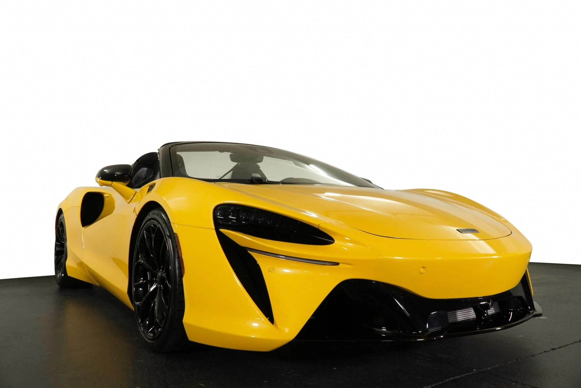 mph012_2936215197_Used_2025_Mc_Laren_Artura_Spider_1768807738_4d8a5d0717