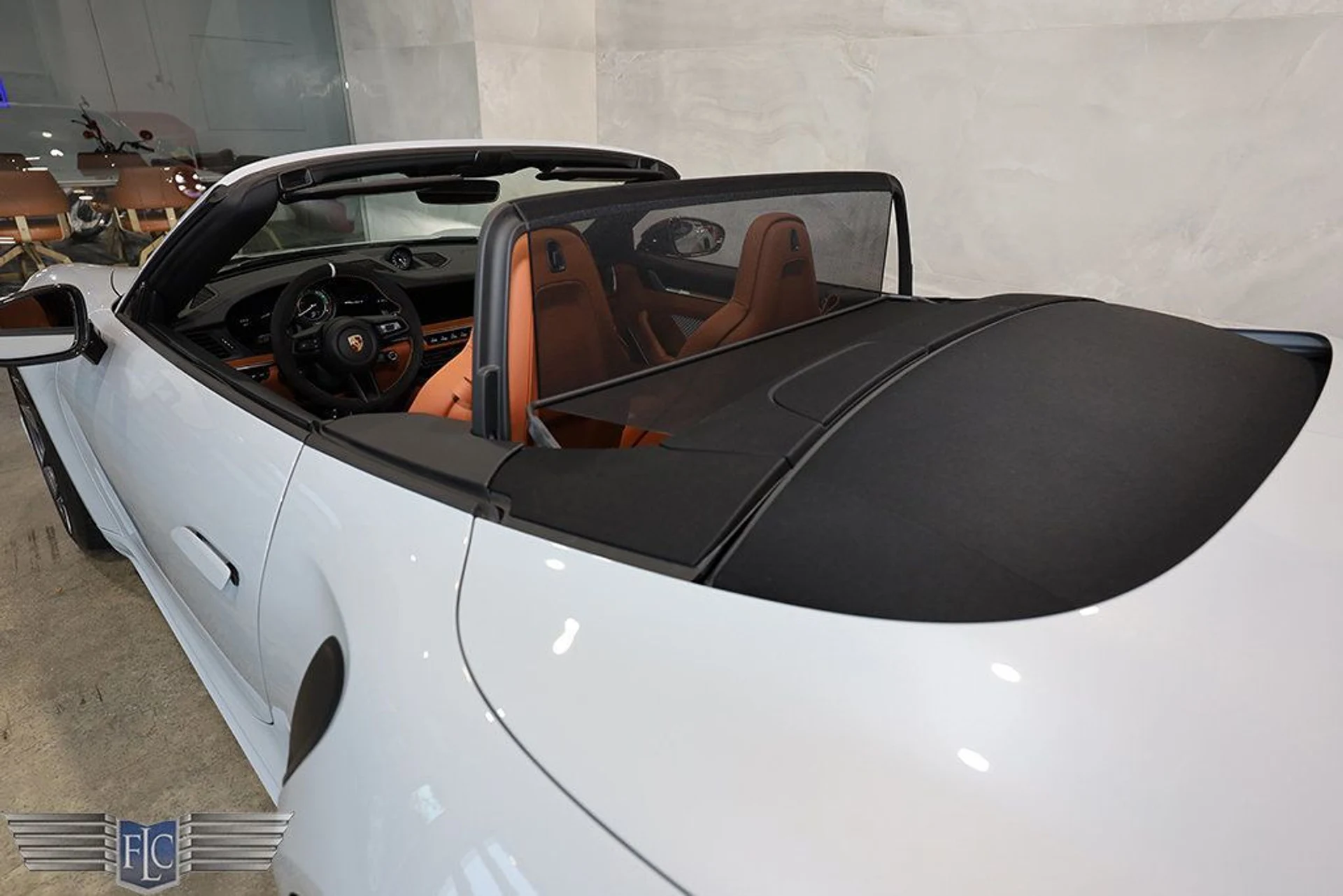 mph012_2936808912_used_2025_porsche_911_turboscabriolet_9689_23038395_13_1024_4203067a2f