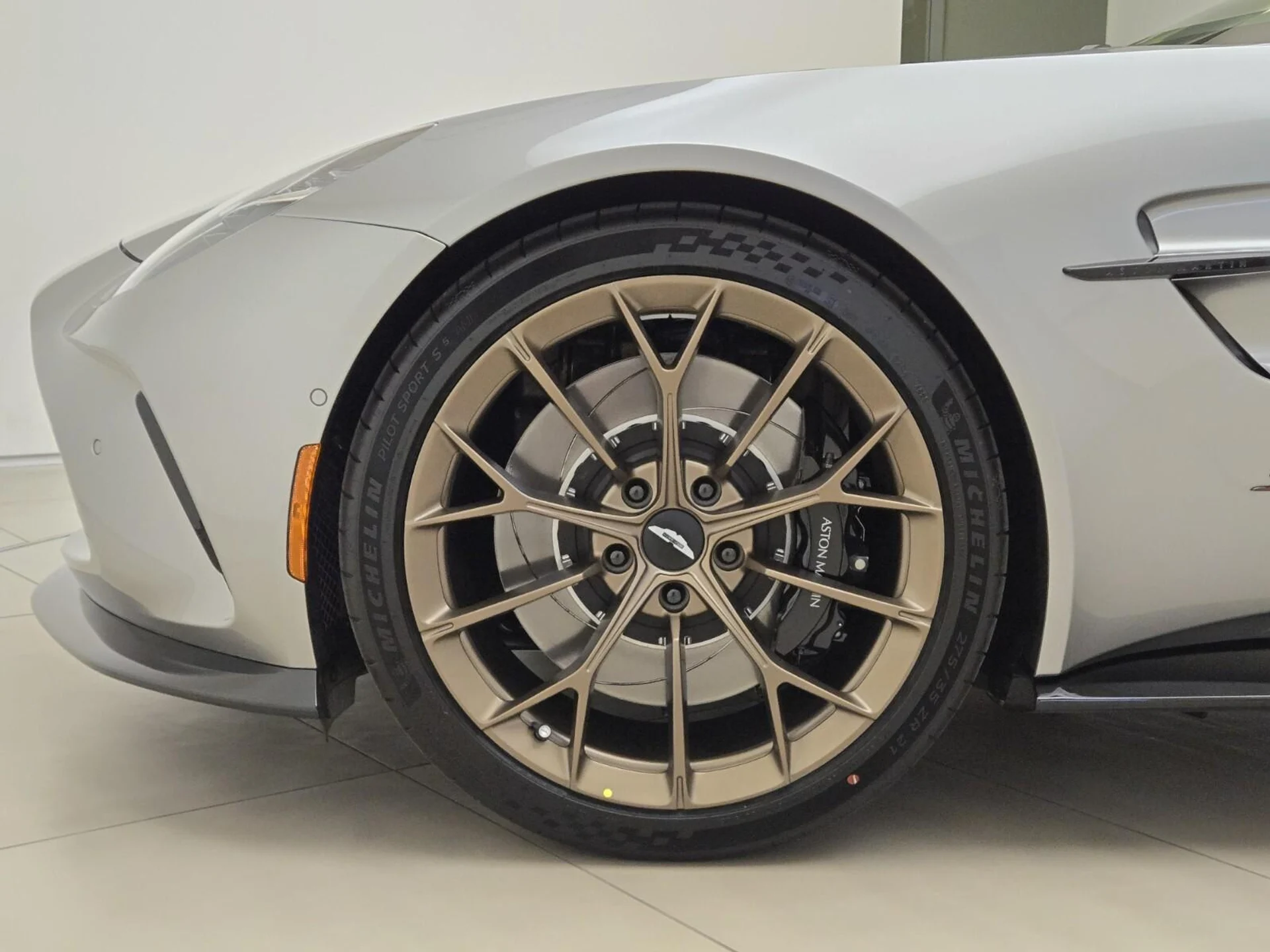 mph012_2942972339_New_2026_Aston_Martin_Vantage_S_1781673520_1f628dbddd