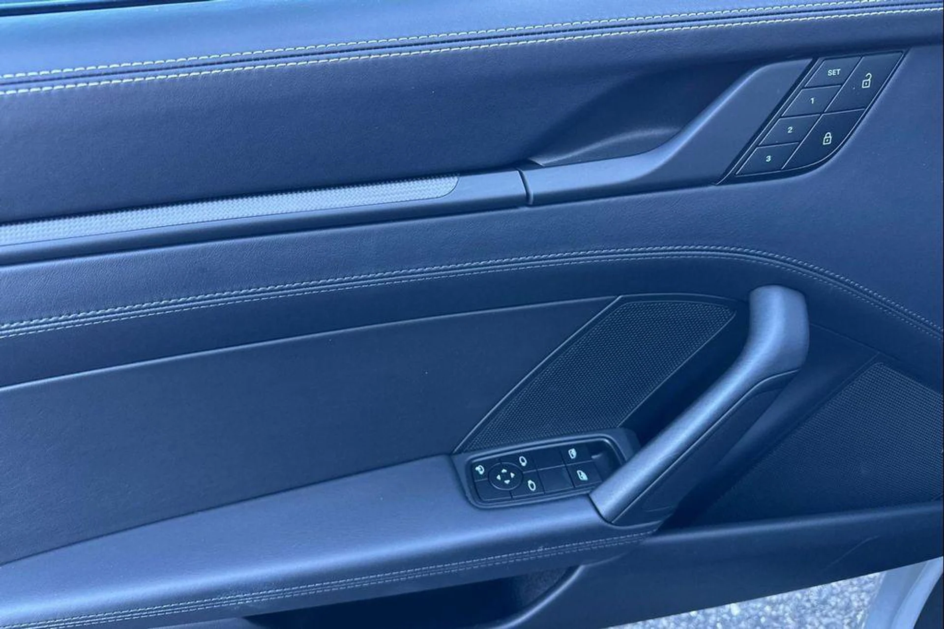 mph012_2943165762_1_Qo_Orc_Tadz_Nbs5_Jg_P4_H7_B_Kt4yd_A_42c6f75562