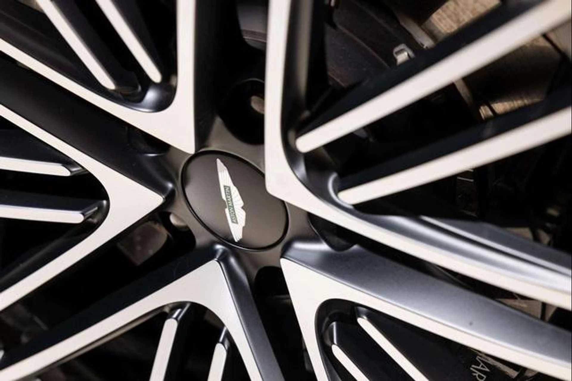 mph012_2945555456_Q_Hq_QW_Idm5y_B2_Up_Lyd_W_Wg_Tp_Ds1_SM_e4580c3ef4