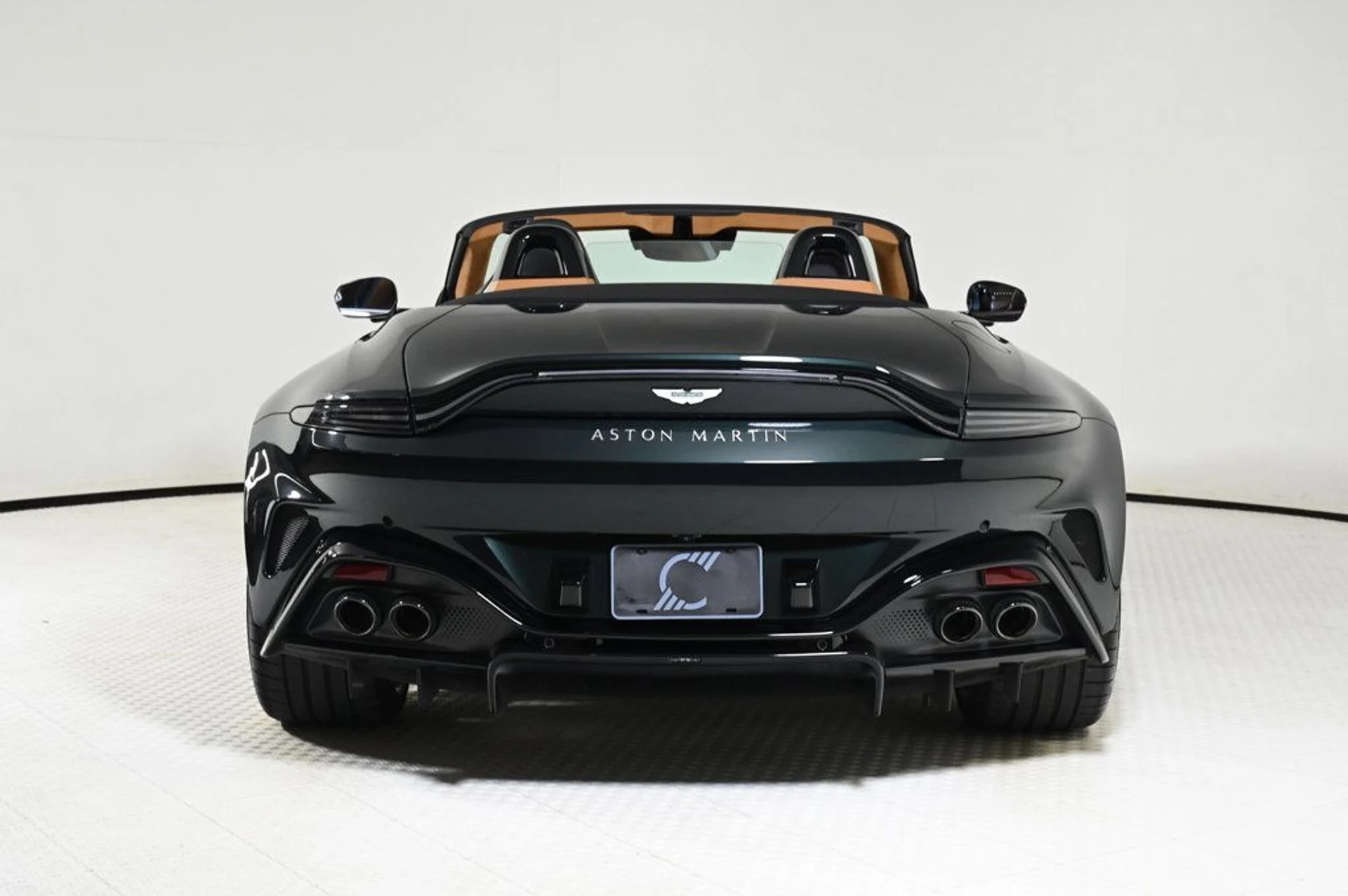 mph012_2948216703_used_2026_aston_martin_vantage_11350_22923178_12_1024_d86b6942a1