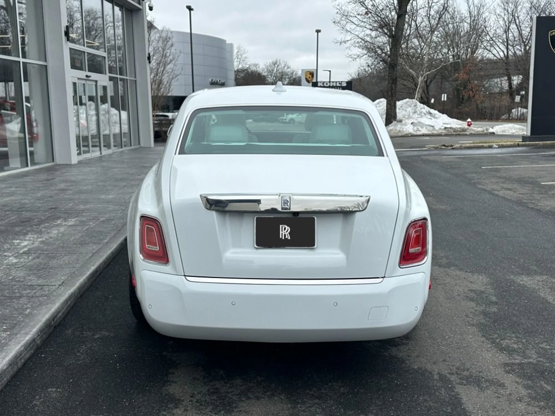 mph012_2951322379_Used_2022_Rolls_Royce_Phantom_1773436165_e9b662a074