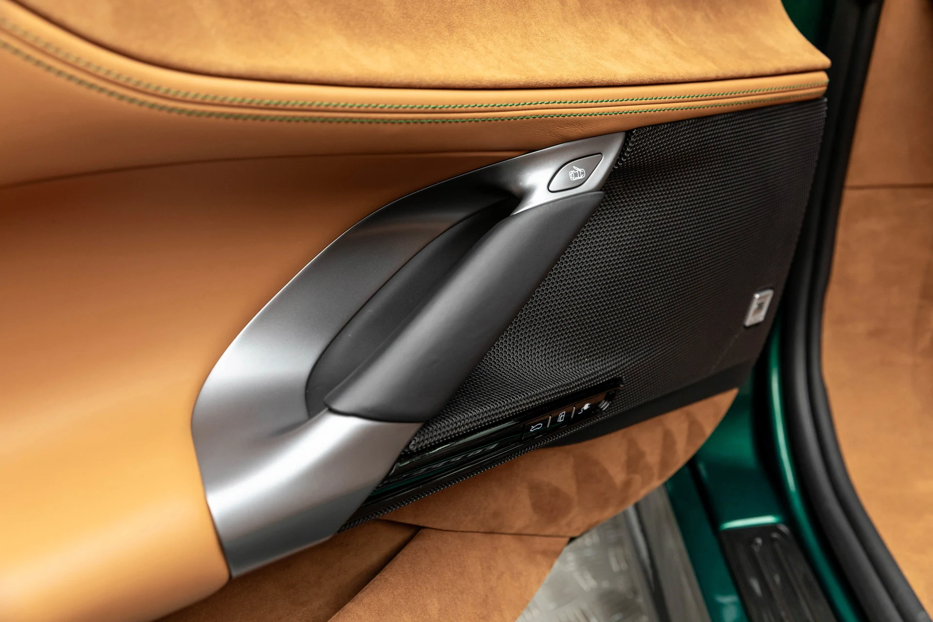 mph012_2954219579_1220924982404912b10088129c5b5c8a_06fc0a944a