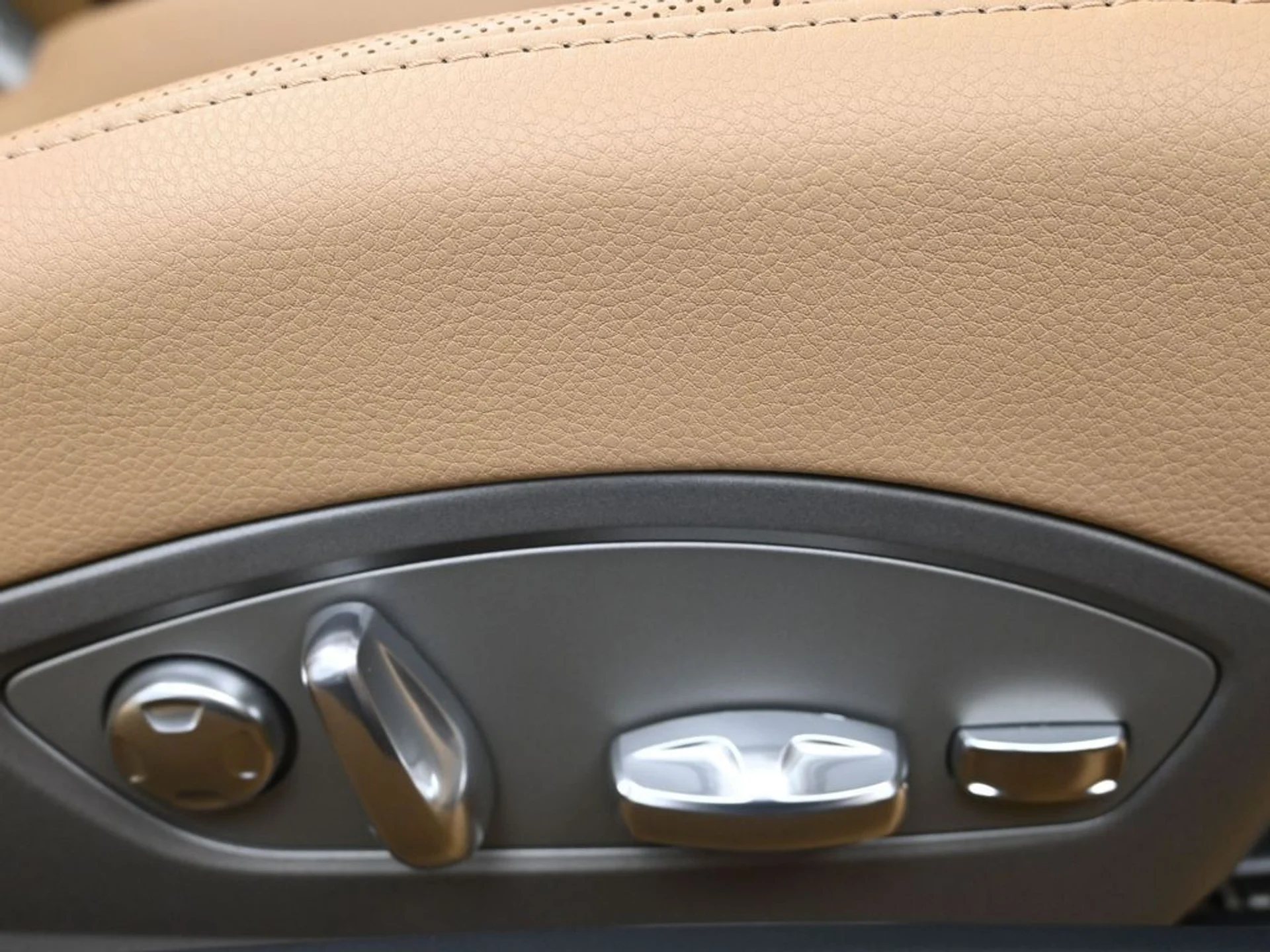 mph012_2962788216_7de3d131113e9e6588796bbdf4307832x_ebe5339a50