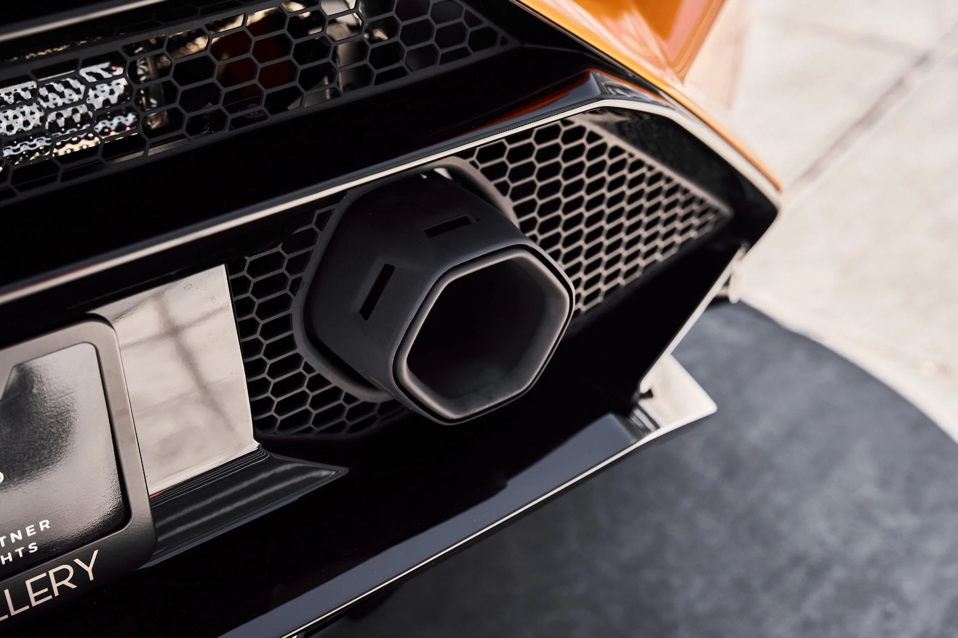 mph012_2964000035_Used_2023_Lamborghini_Huracan_Tecnica_Base_1777011597_26a607ff61