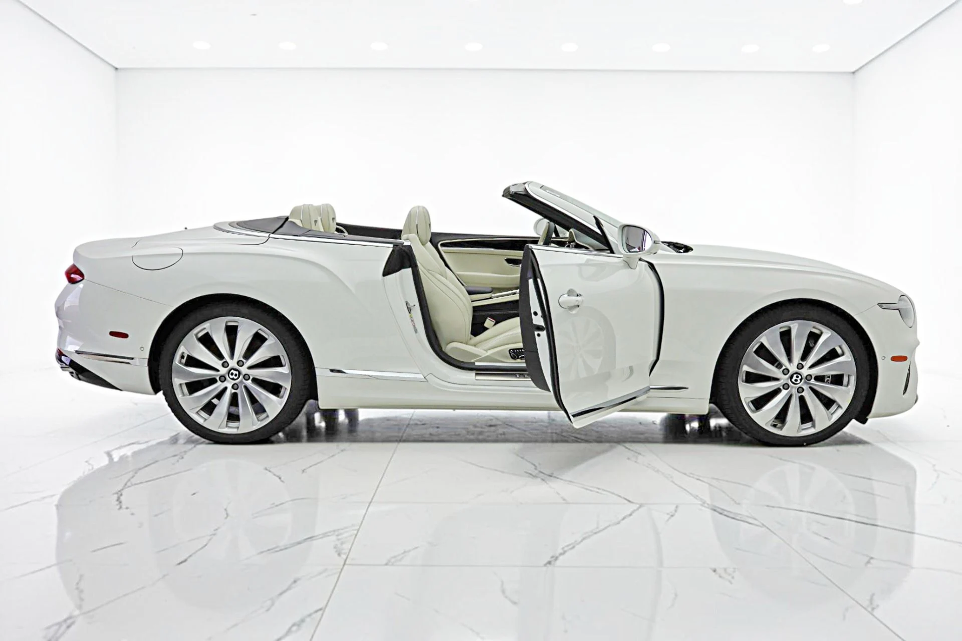 mph012_2968670983_New_2026_Bentley_Continental_GTC_35351b6372