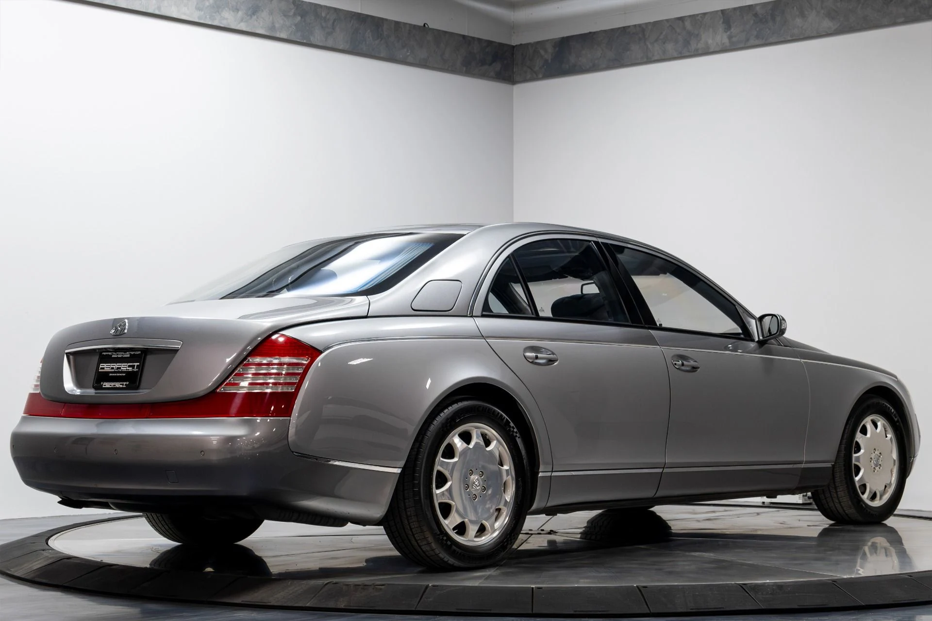 mph012_2969091473_Used_2004_Maybach_57_1769486757_be1e4eab1b