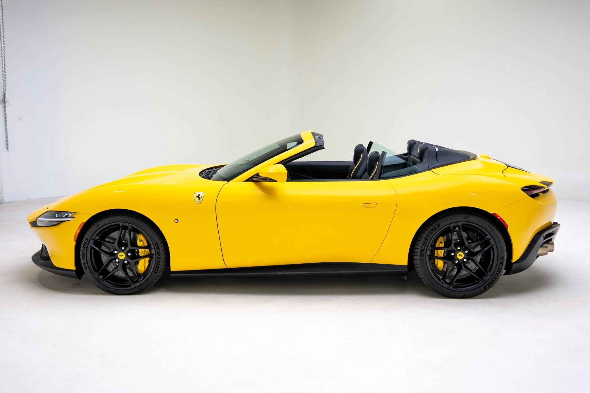 mph012_2972312495_Used_2025_Ferrari_Roma_Spider_1768435062_68587ac1cc