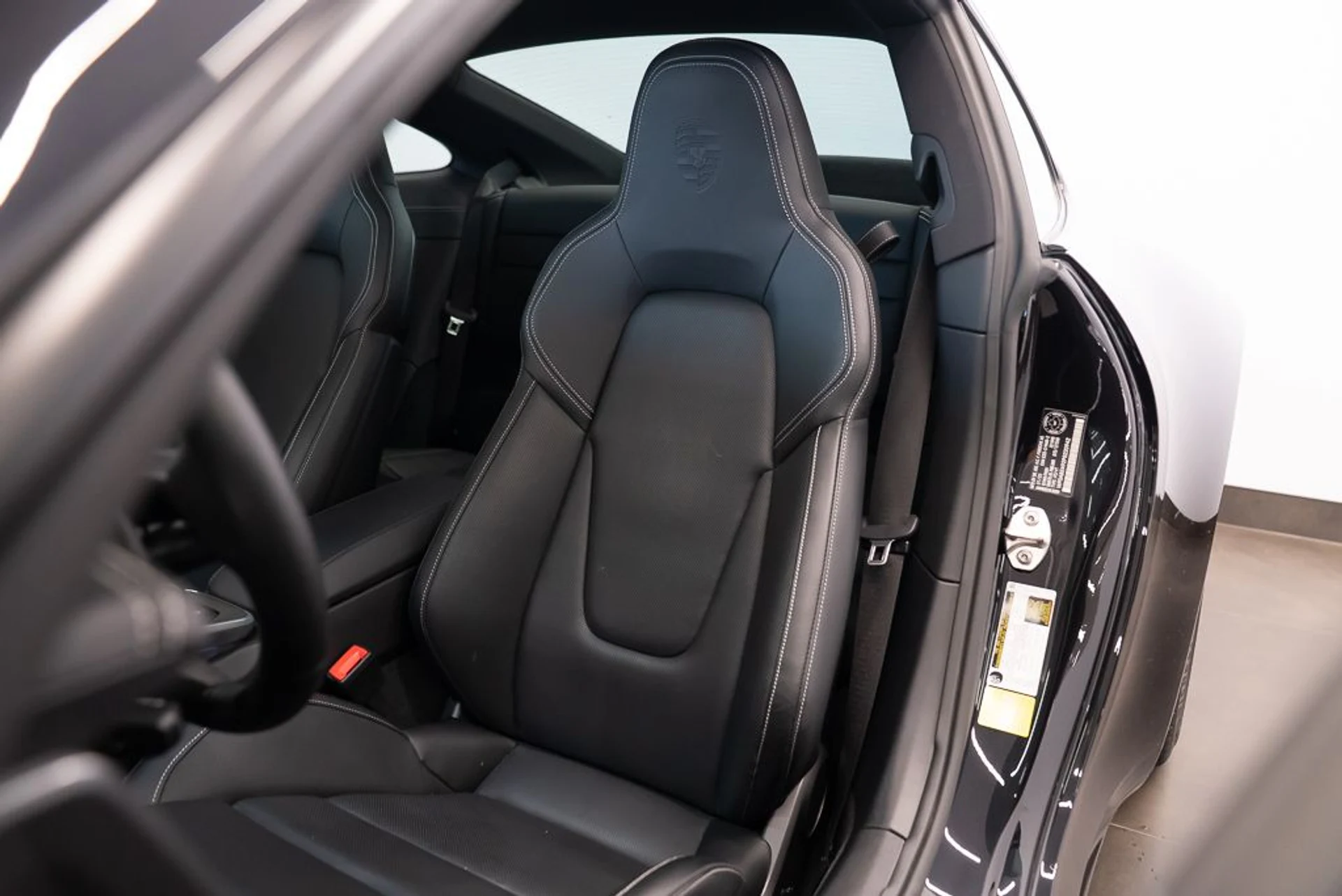 mph012_2974642464_porsche_911_2023_63a02a7d98