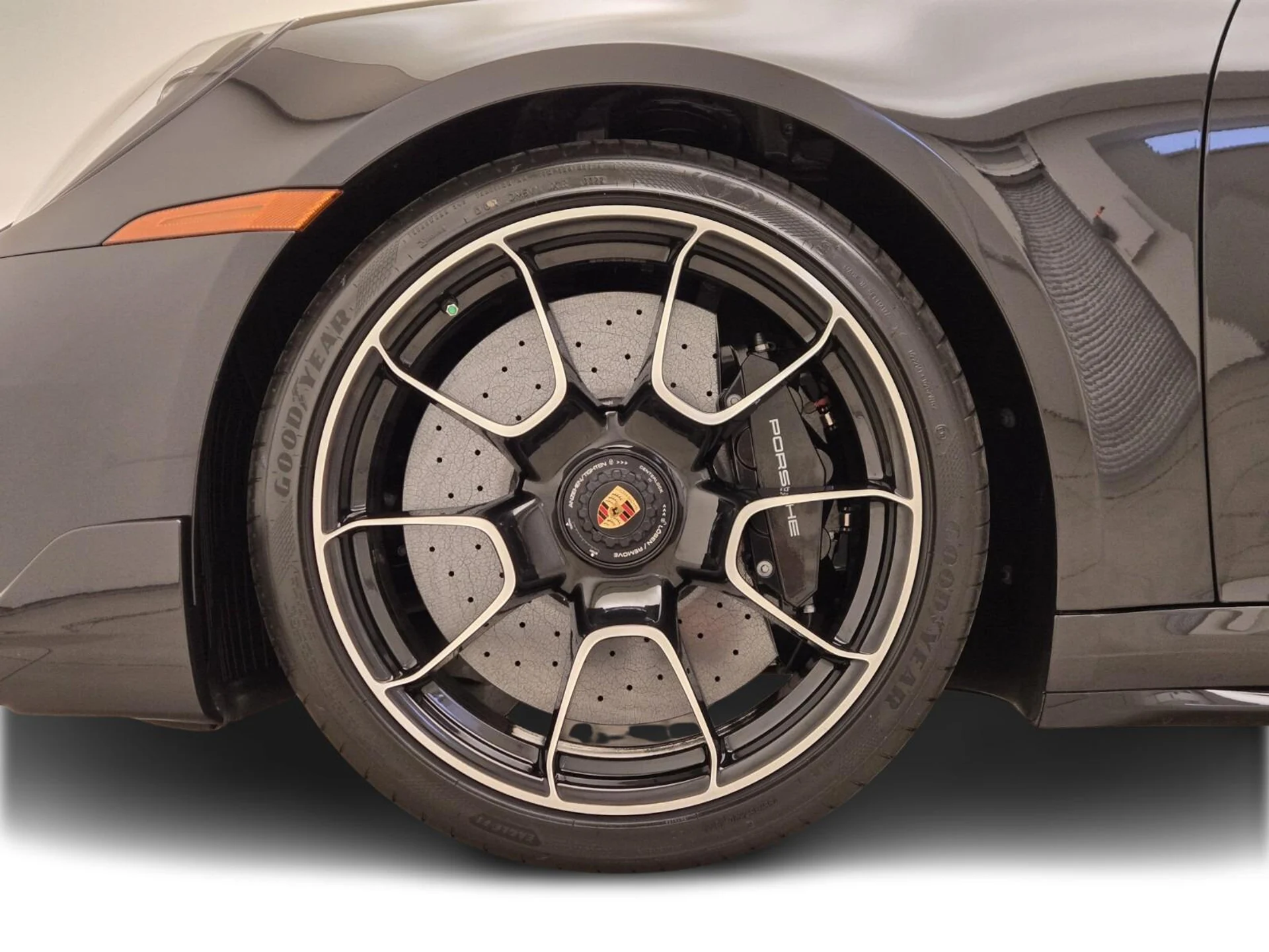 mph012_2978284686_Used_2023_Porsche_911_Turbo_1759820637_23ae63e496