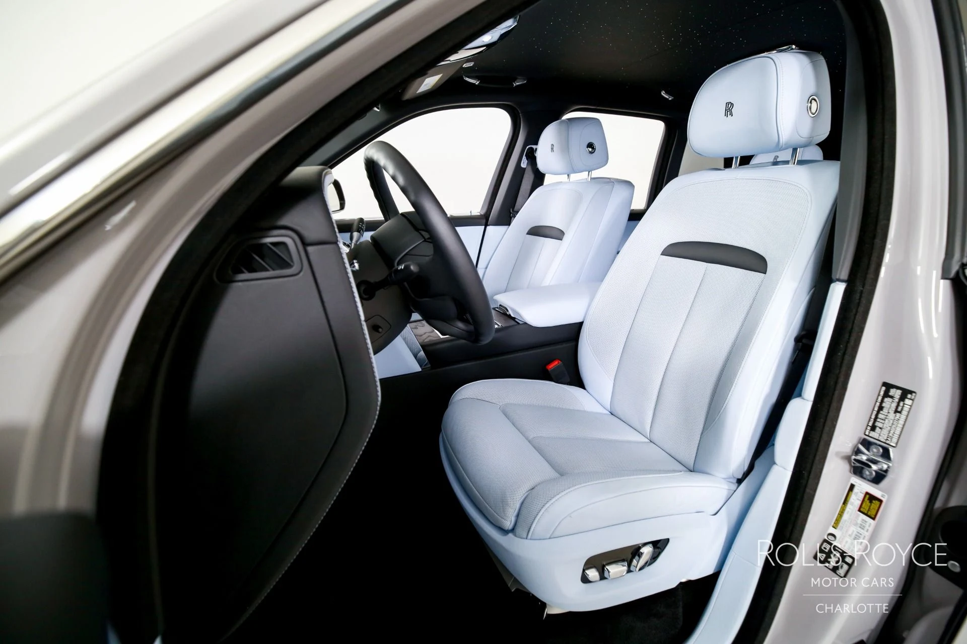 mph012_2981331555_Used_2025_Rolls_Royce_Cullinan_1771363273_67091e7cf9