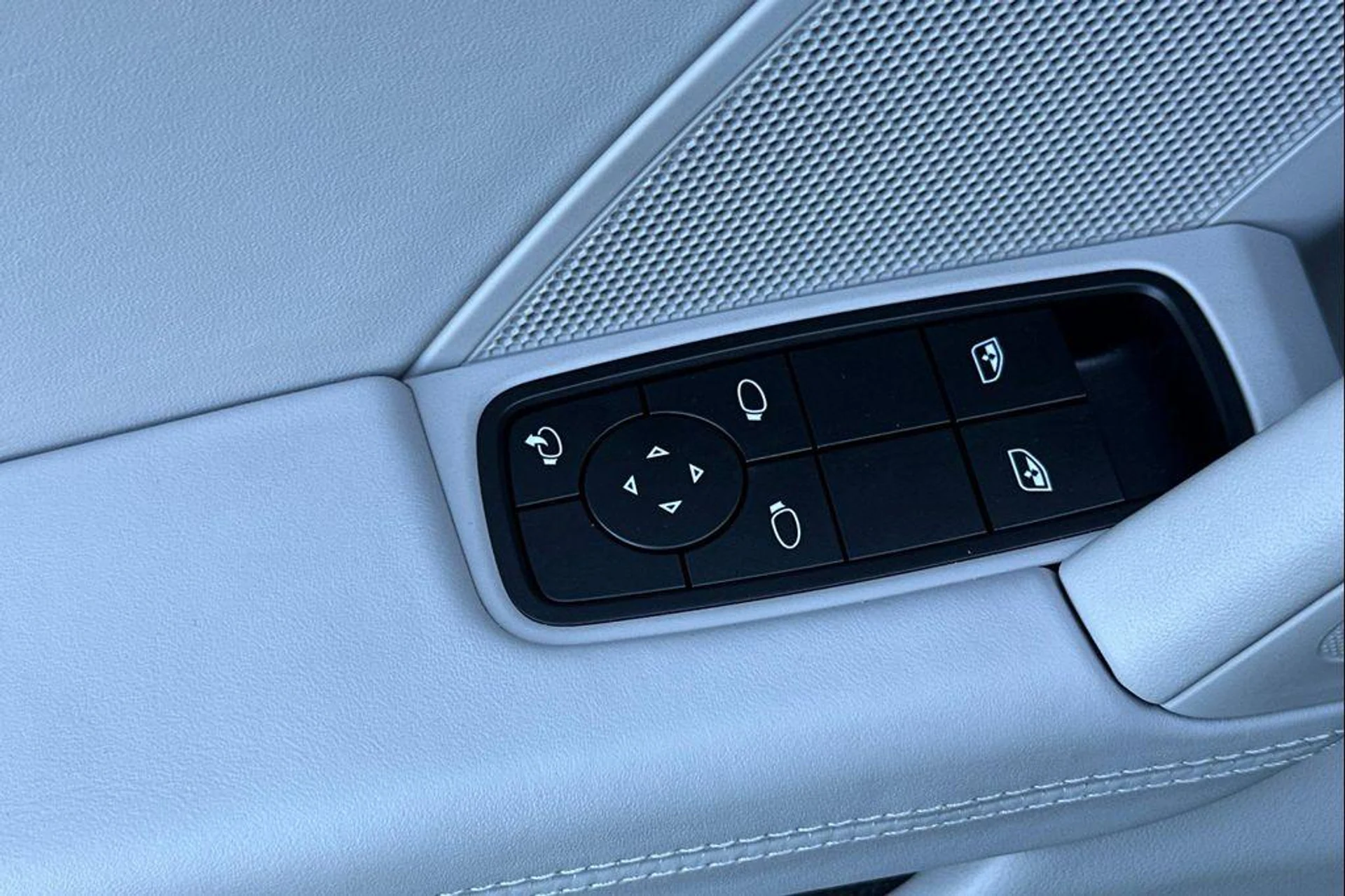 mph012_2986625416_Tt_Hsz6_Km_Cd_P5ga_Ly_Ph_Eer_M0_Iv0_194f30cb89