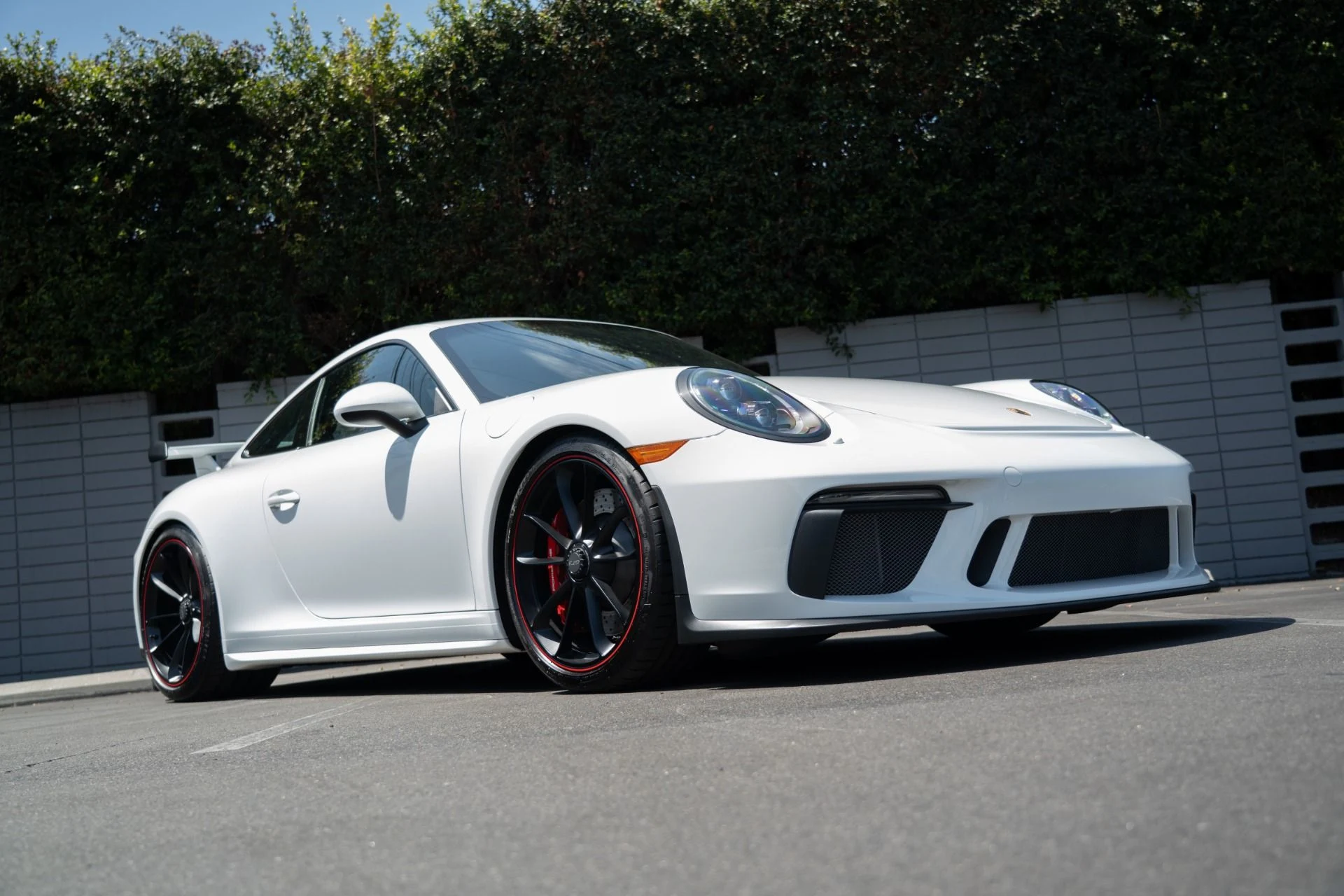 mph012_2989319759_Used_2018_Porsche_911_GT_3_1756851687_483d47db8a