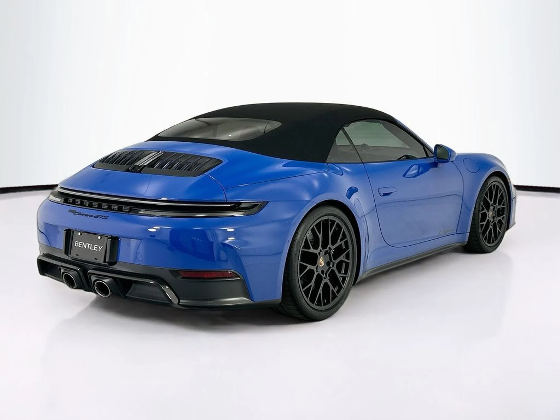 mph012_2990802391_used_2026_porsche_911_spirit70cabriolet_8119_23018992_13_1024_482dd6773a