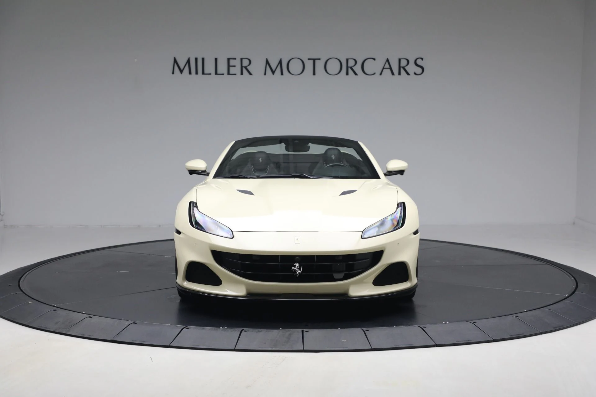 mph012_2997333781_Used_2023_Ferrari_Portofino_M_1767989995_9ac4e12c27