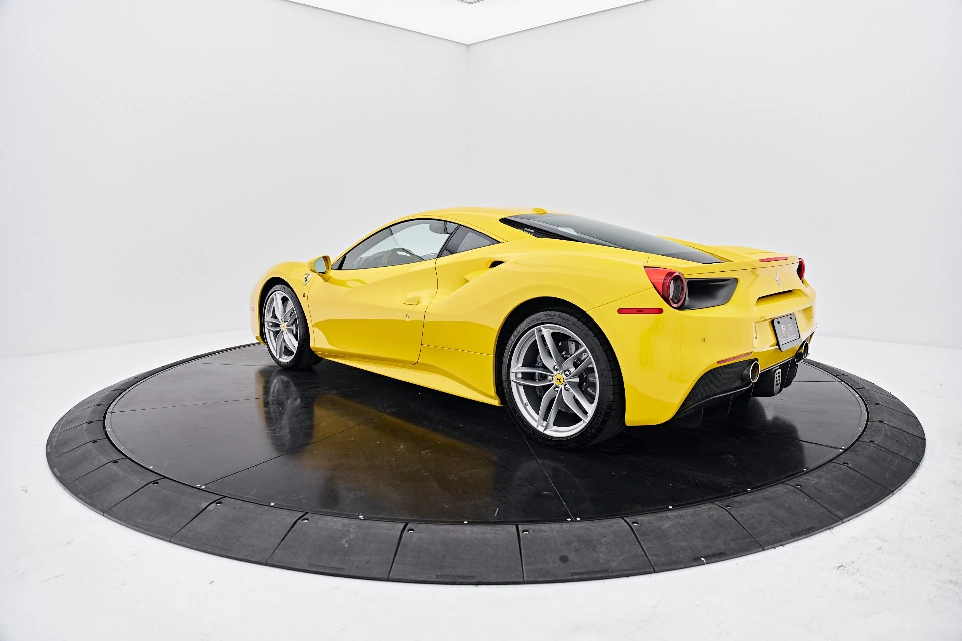 mph012_299769260_Used_2017_Ferrari_488_GTB_Base_1791401144_587bec31a8