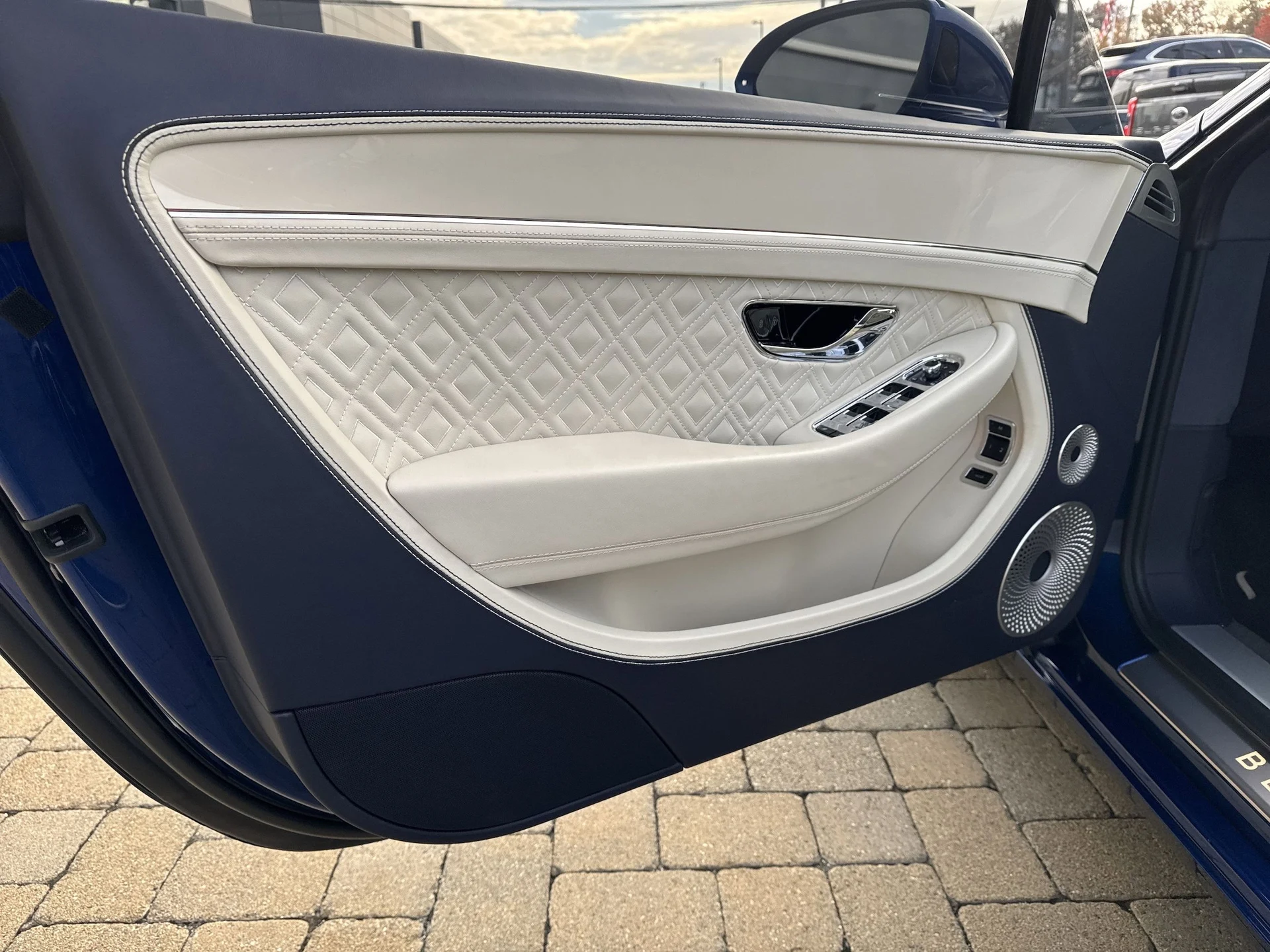 mph012_299785979_ac886945a5311b04efd6954885bd9b4bx_daaf0f62f5