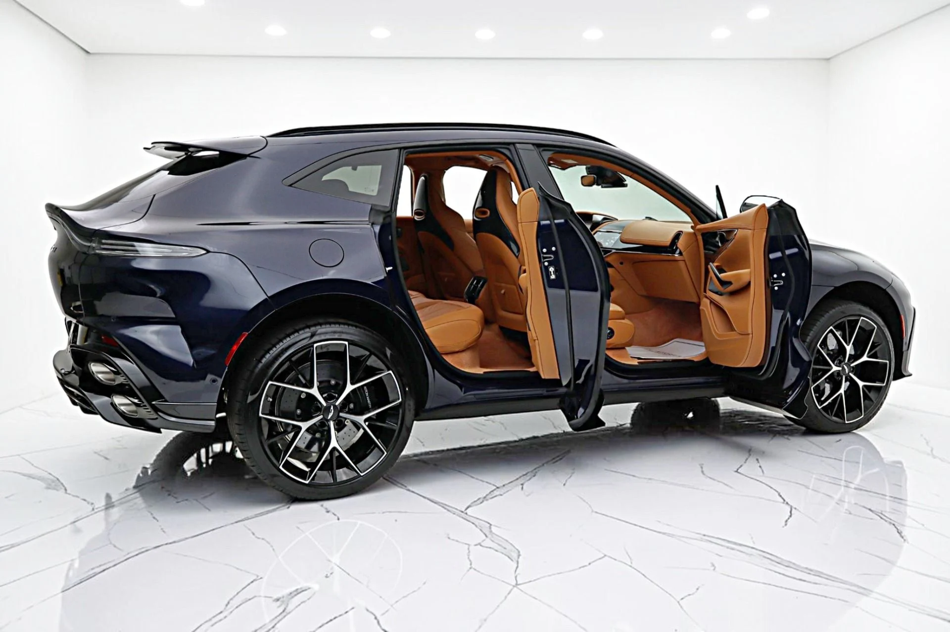 mph012_2998679175_New_2026_Aston_Martin_DBX_S_341060bc96