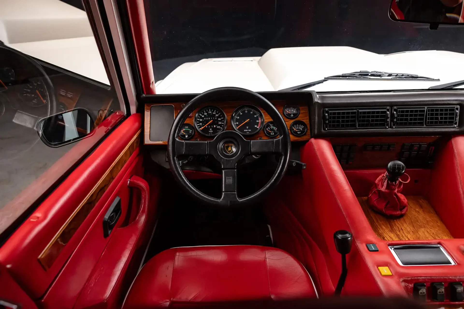 mph012_3001541892_6a8ce0c0a8f49883aa98fe25_gallery_image_12_1787617469755_f06b1a231e