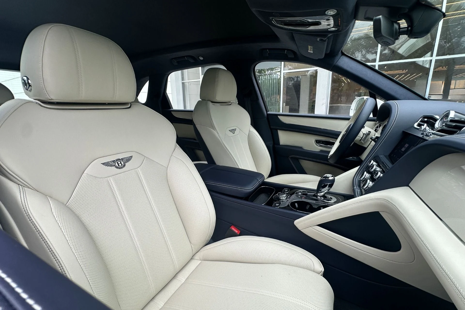 mph012_3017626250_New_2026_Bentley_Bentayga_V8_1784720137_3ac79b46a2