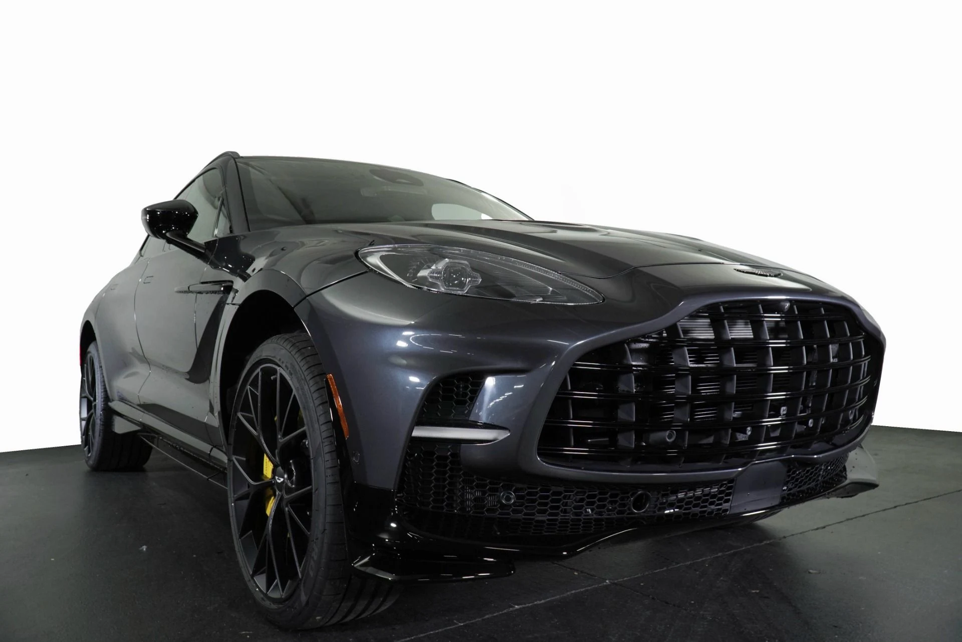 mph012_3021628535_New_2026_Aston_Martin_DBX_707_1771009088_ac380d156a