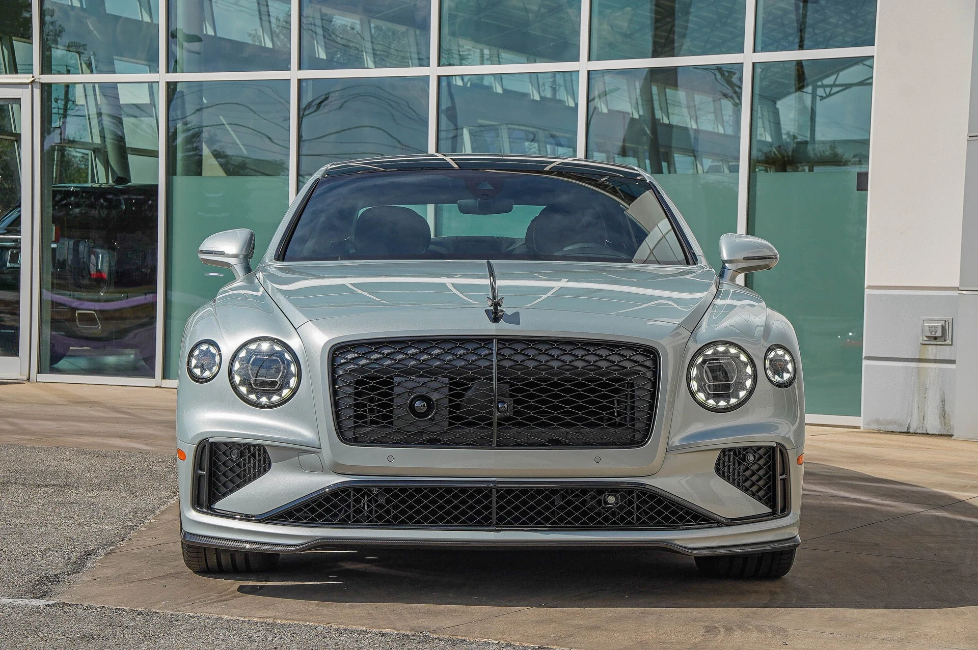 mph012_3023386668_Hi_Tech_Luxury_Imports_LLC_SCBBR_6_ZG_7_TC_024366_image_12_546a1cb48f