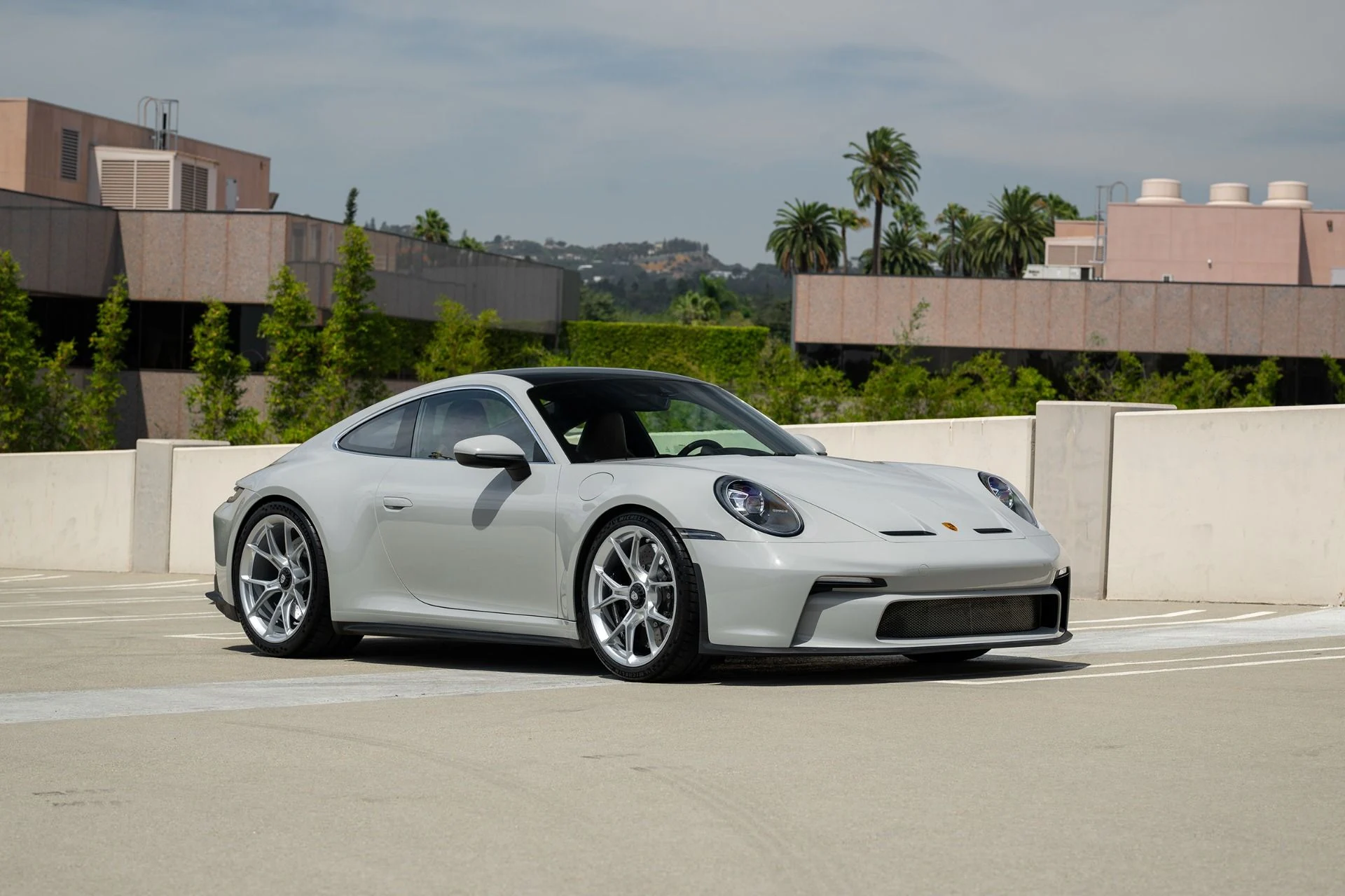 mph012_3026496468_Used_2022_Porsche_911_GT_3_Touring_1788909258_2ac9bfa785