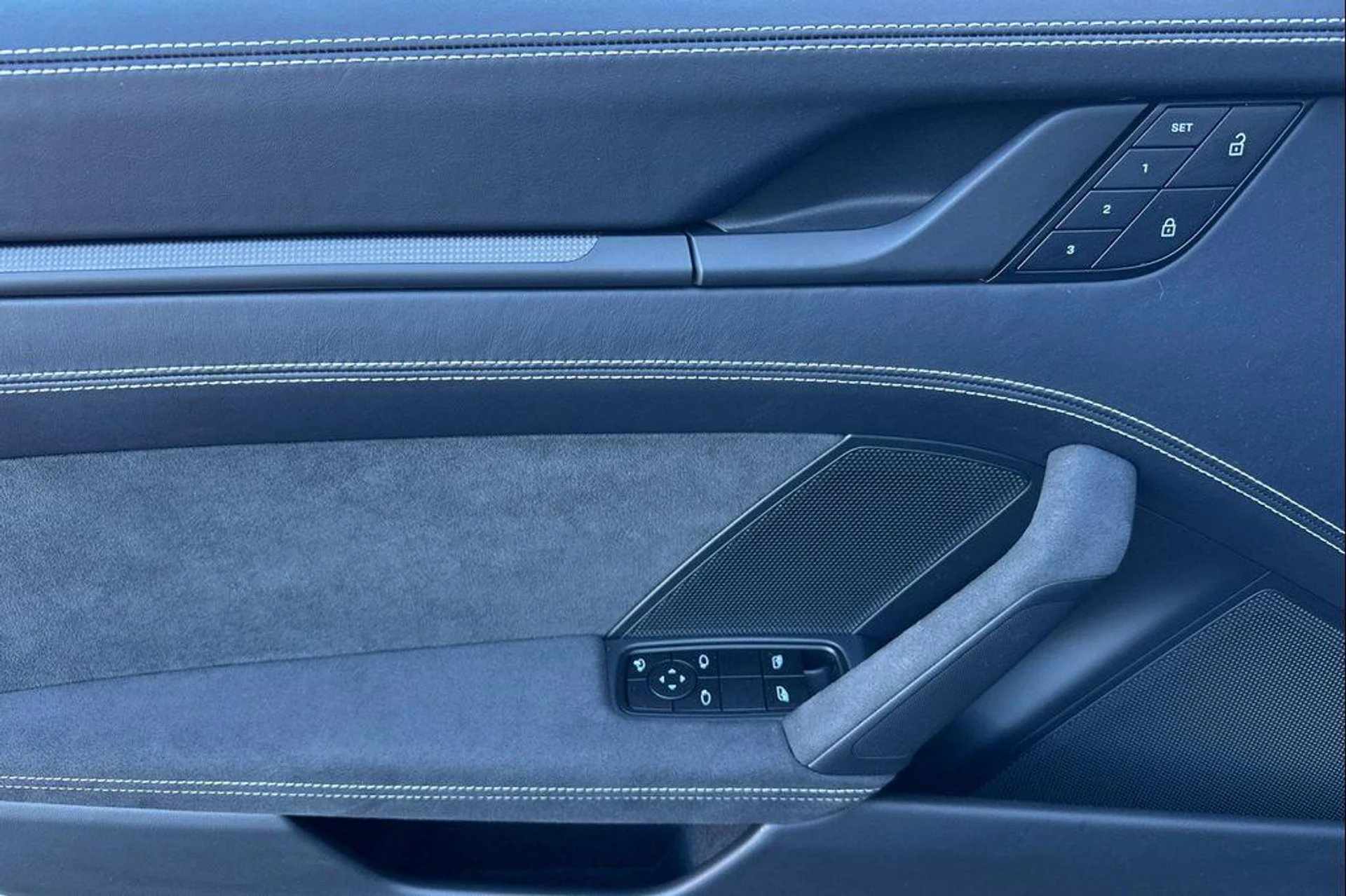 mph012_3027947089_G0f_ZK_Hi_Ky_Gead_Vd6_Gaud_LVA_4_Bas_f55c264676