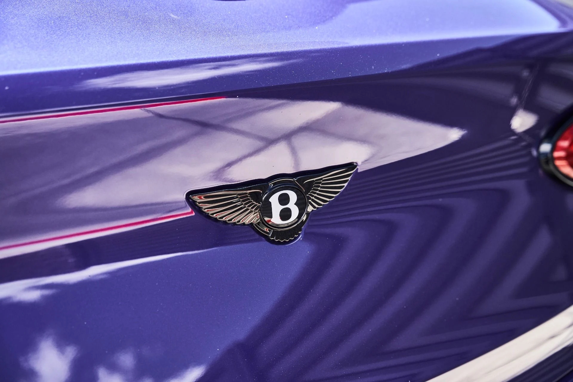 mph012_3029192464_Used_2025_Bentley_Bentayga_S_Black_Edition_1777750143_8d641cb029