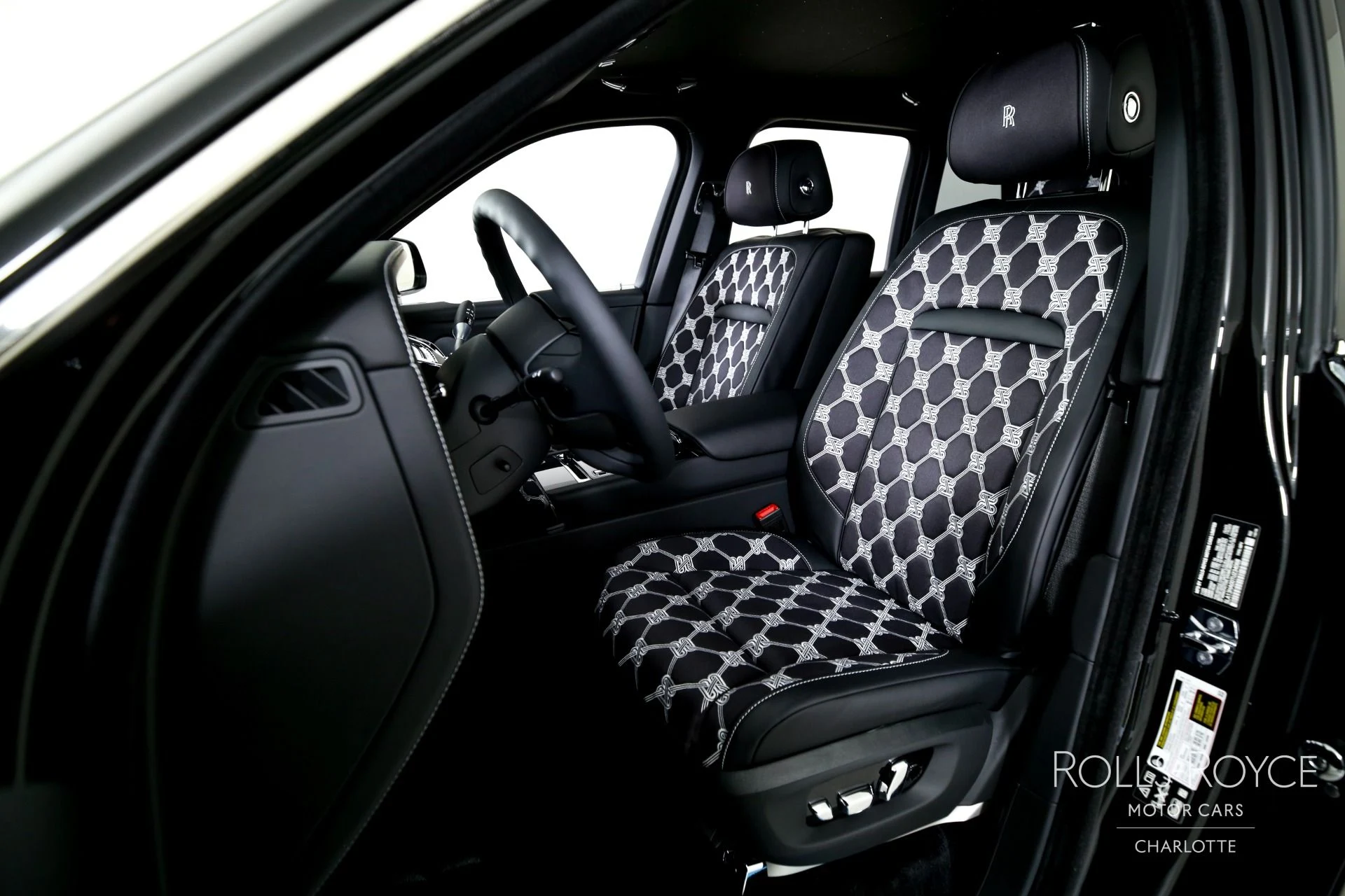 mph012_3044315646_Used_2026_Rolls_Royce_Cullinan_1765392948_a6d44c66ab