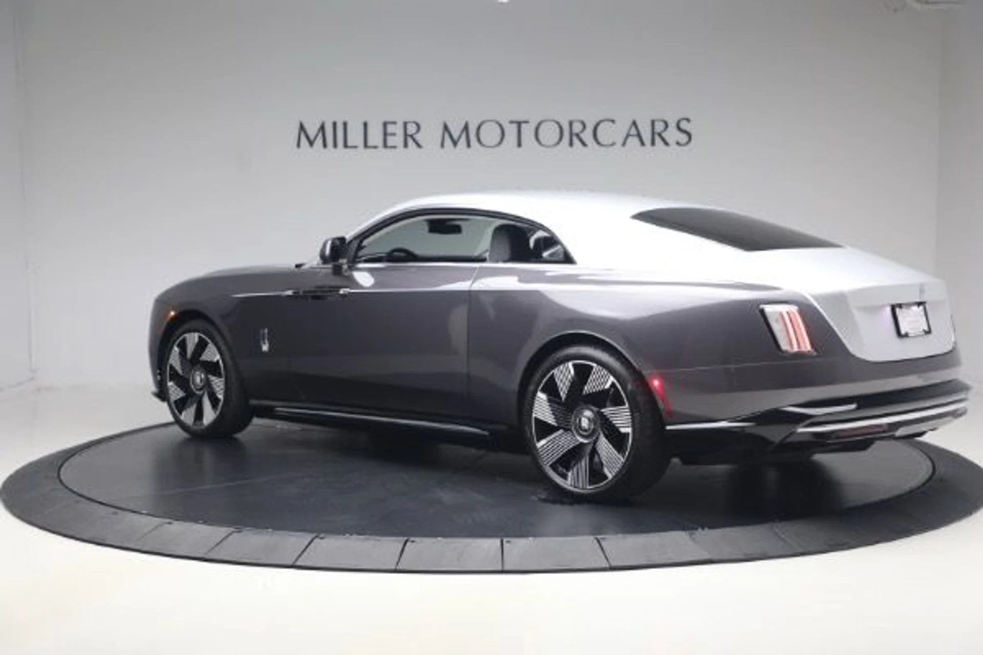 mph012_3048860360_Used_2024_Rolls_Royce_Spectre_a4eda32e74