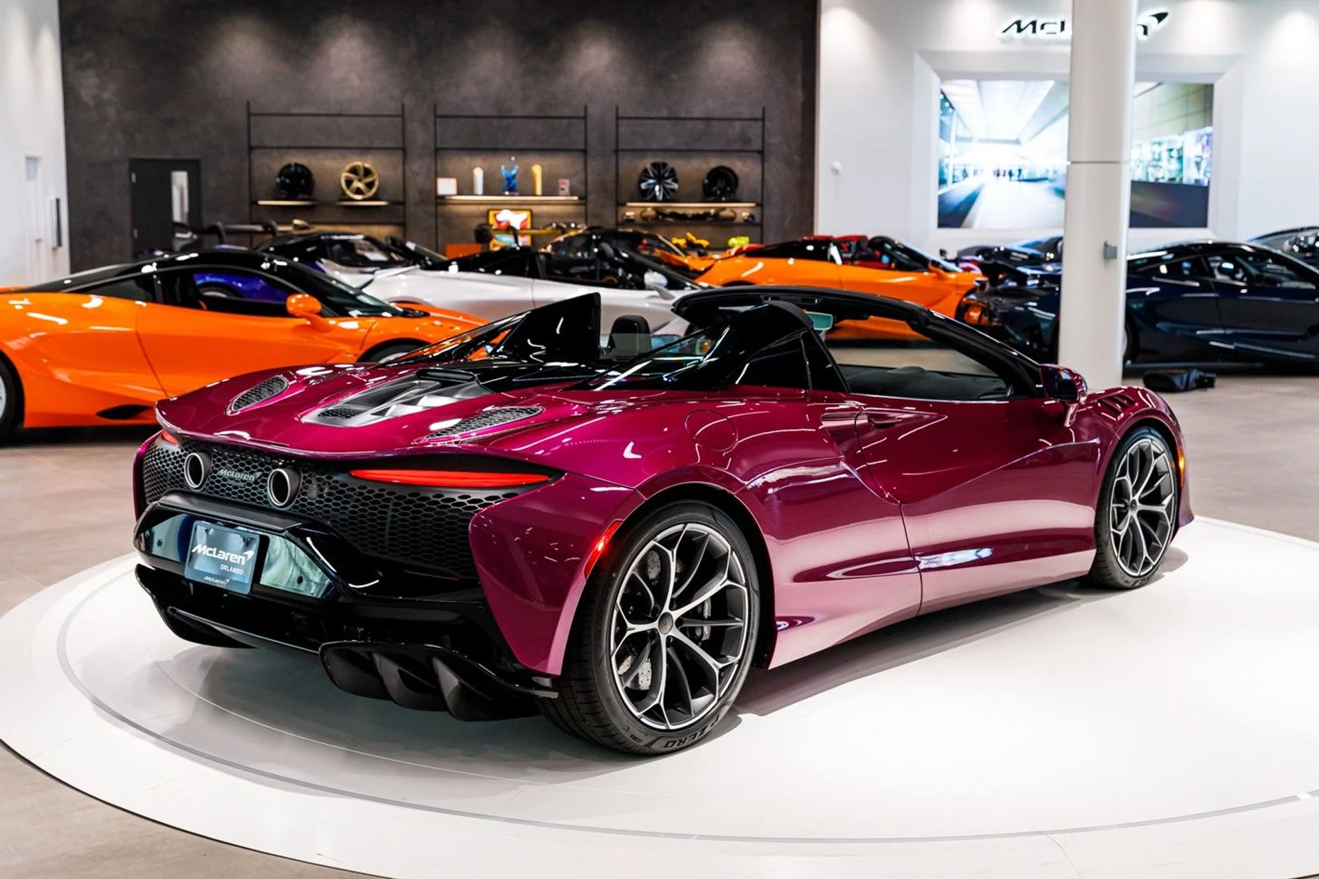 mph012_3051705724_652_p13_l_7e7303b339