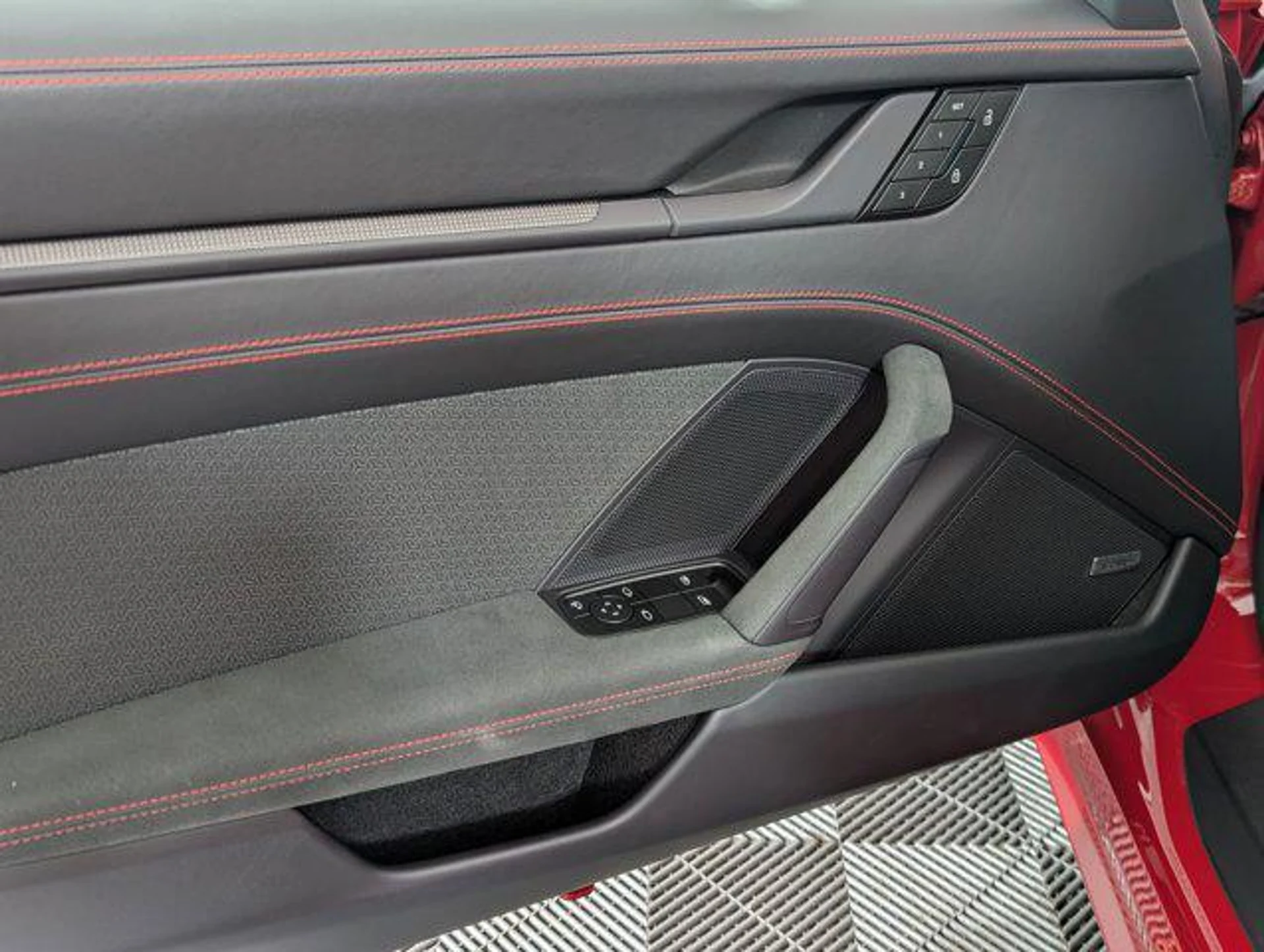 mph012_3057485586_Nr_Txu_EM_Tgf_Xa_F058_G_Lra_R7g_YI_9s_9903f6a071