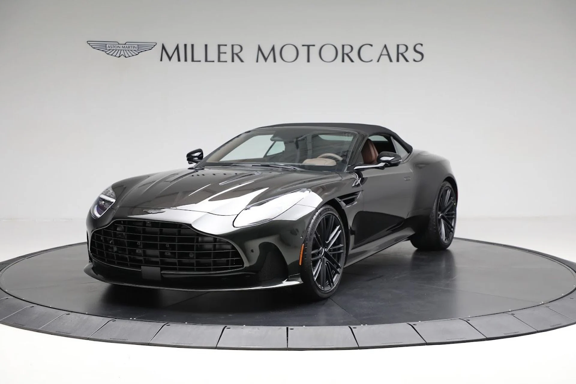 mph012_305998116_Used_2024_Aston_Martin_DB_12_Volante_b684c1fb09
