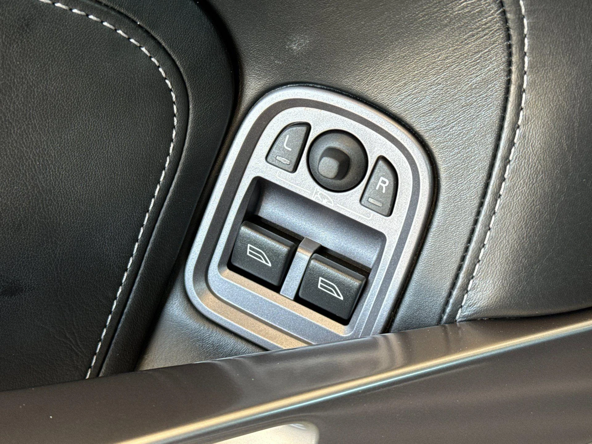 mph012_3071853303_Used_2007_Aston_Martin_DB_9_1786111327_c677706f67