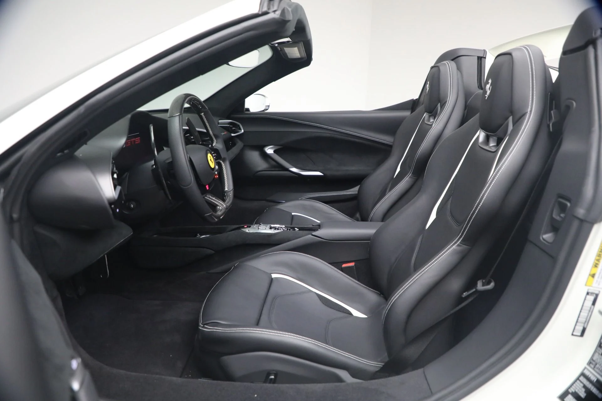mph012_3074605376_Used_2025_Ferrari_296_GTS_1780951812_9c39fad204