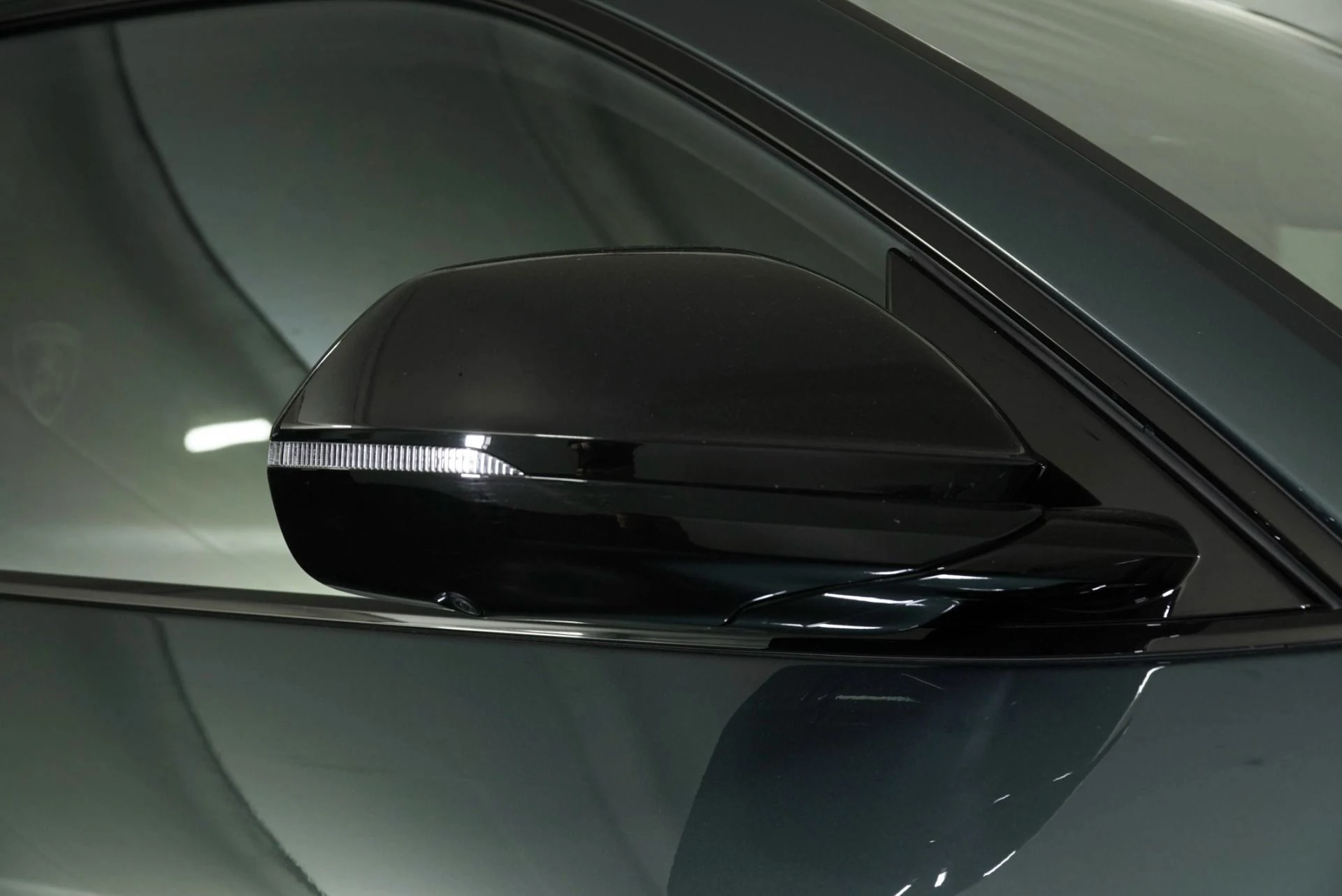 mph012_3079629552_Used_2023_Lamborghini_Urus_S_1774471795_b6e536b924