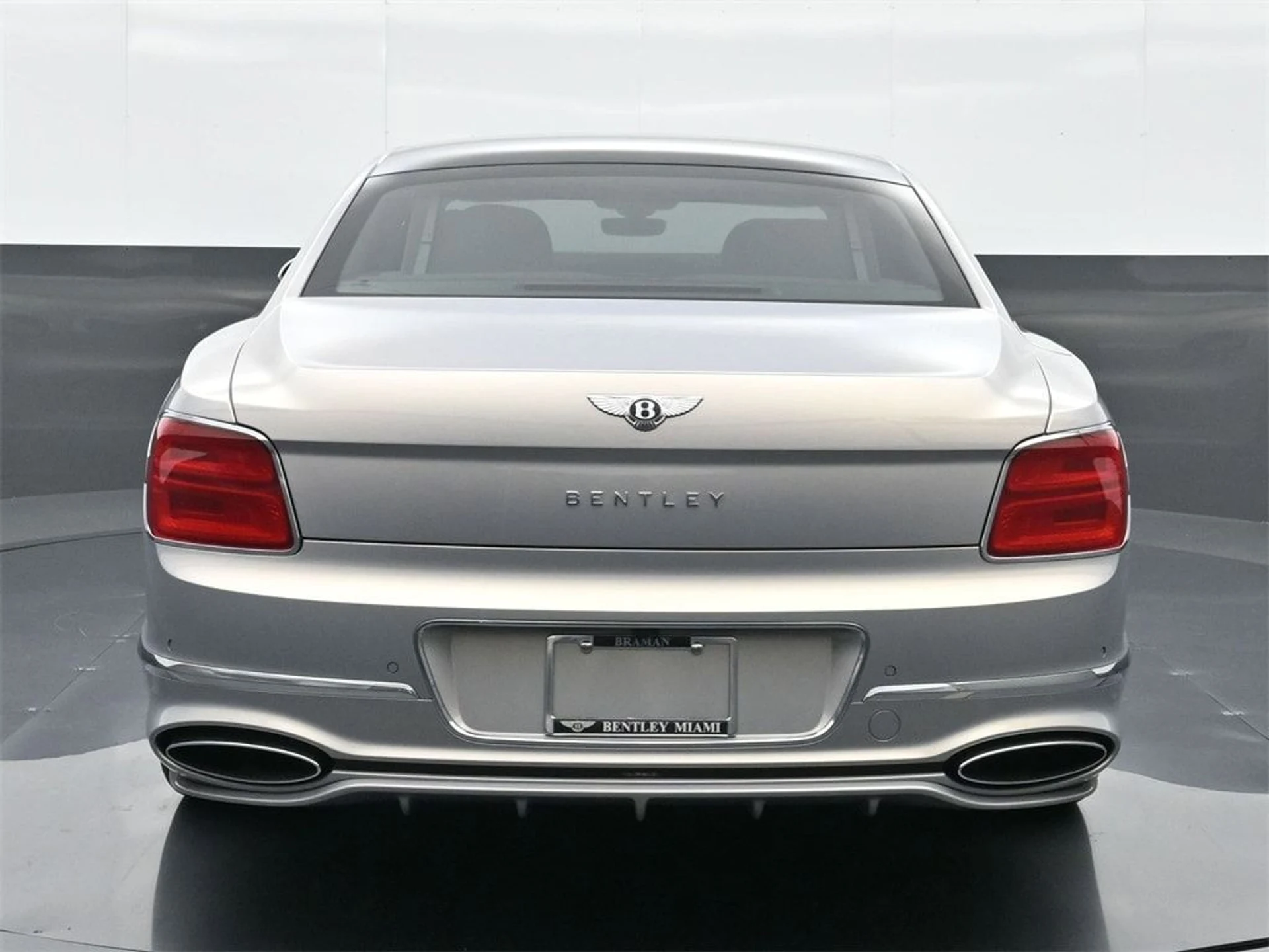 mph012_3081964472_f5c7882625144dc25879b00a9ade8809x_6bae3dd5f4