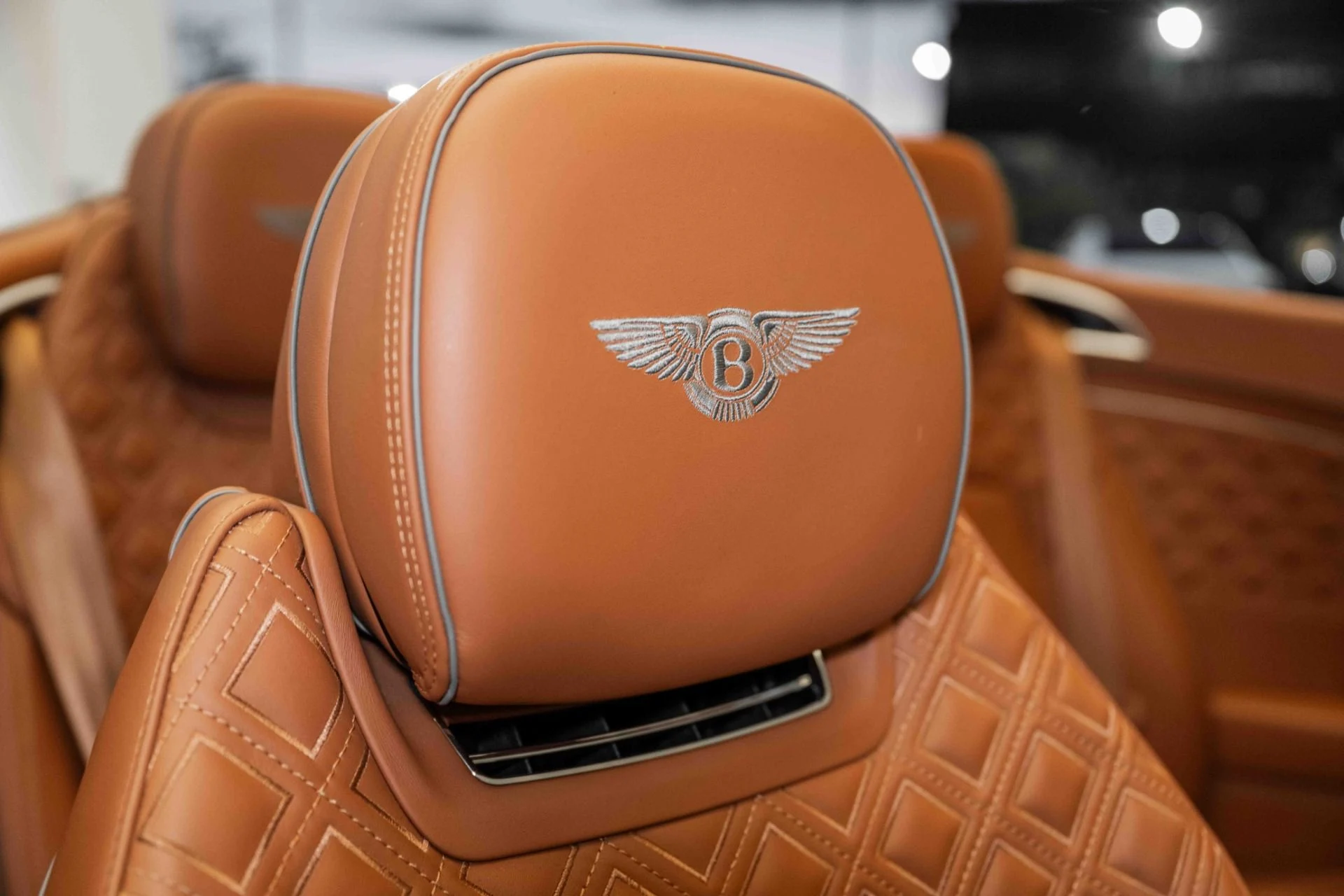mph012_3088437339_Used_2020_Bentley_Continental_GTC_V8_1761331825_9fa0ff1d57