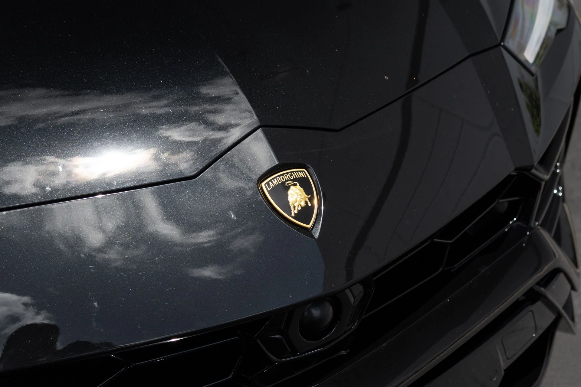 mph012_3098682799_Used_2022_Lamborghini_Urus_1776127481_05ae13b9d6