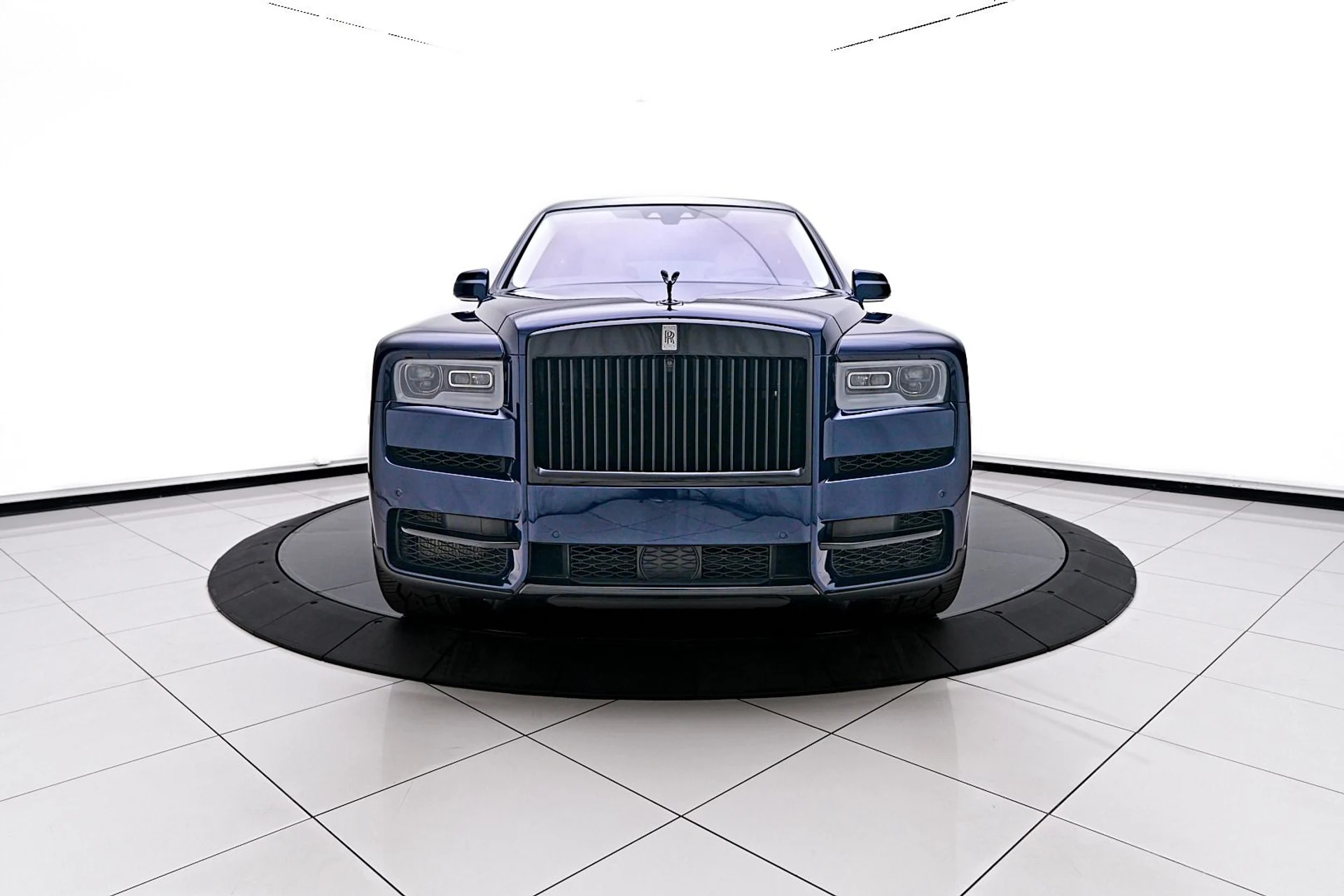 mph012_3101112325_Used_2023_Rolls_Royce_Cullinan_Base_1745954360_1036efdae2