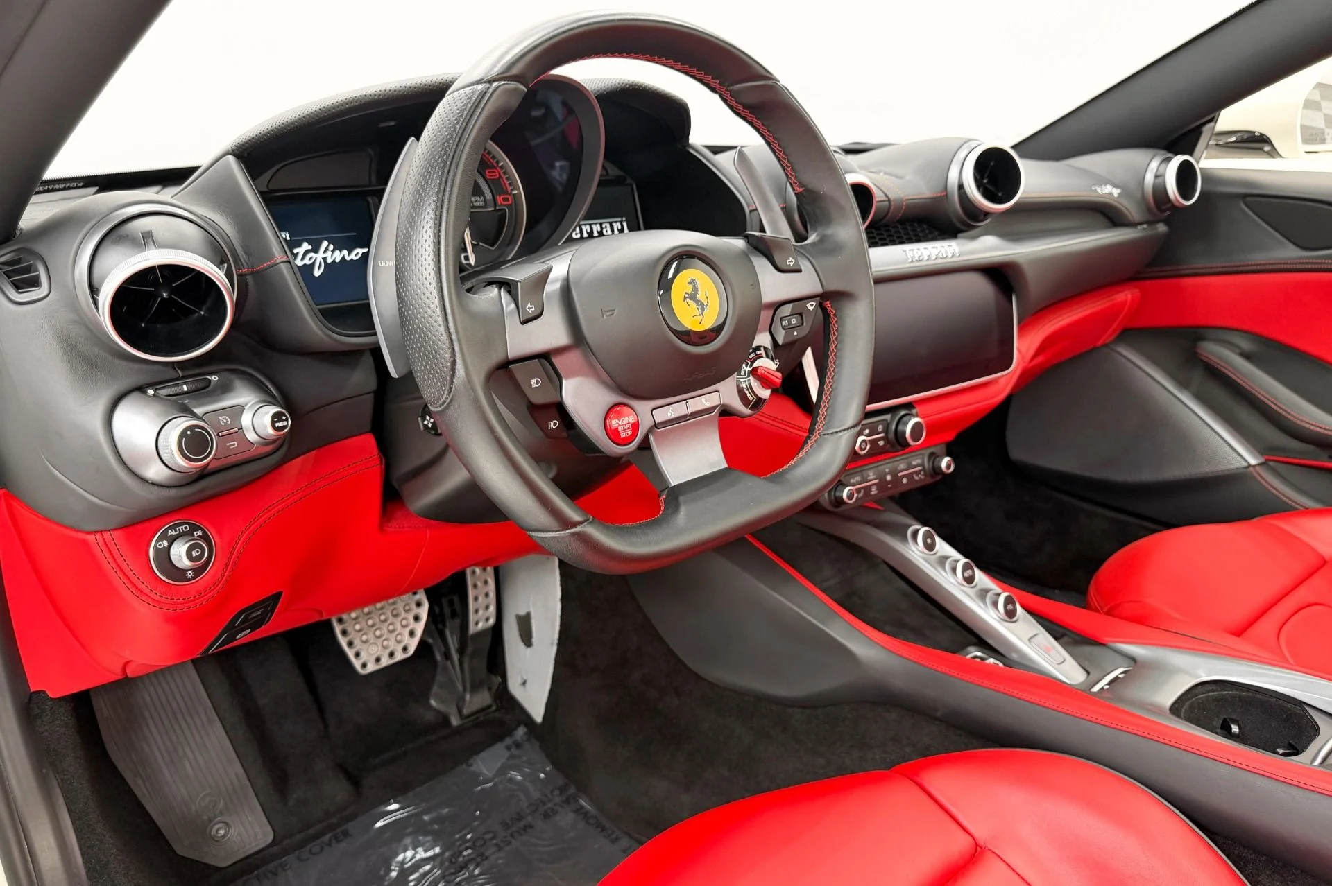 mph012_3102058890_Used_2020_Ferrari_Portofino_591_Horsepower_Two_Tone_Interior_1782839445_c429ca7dc0