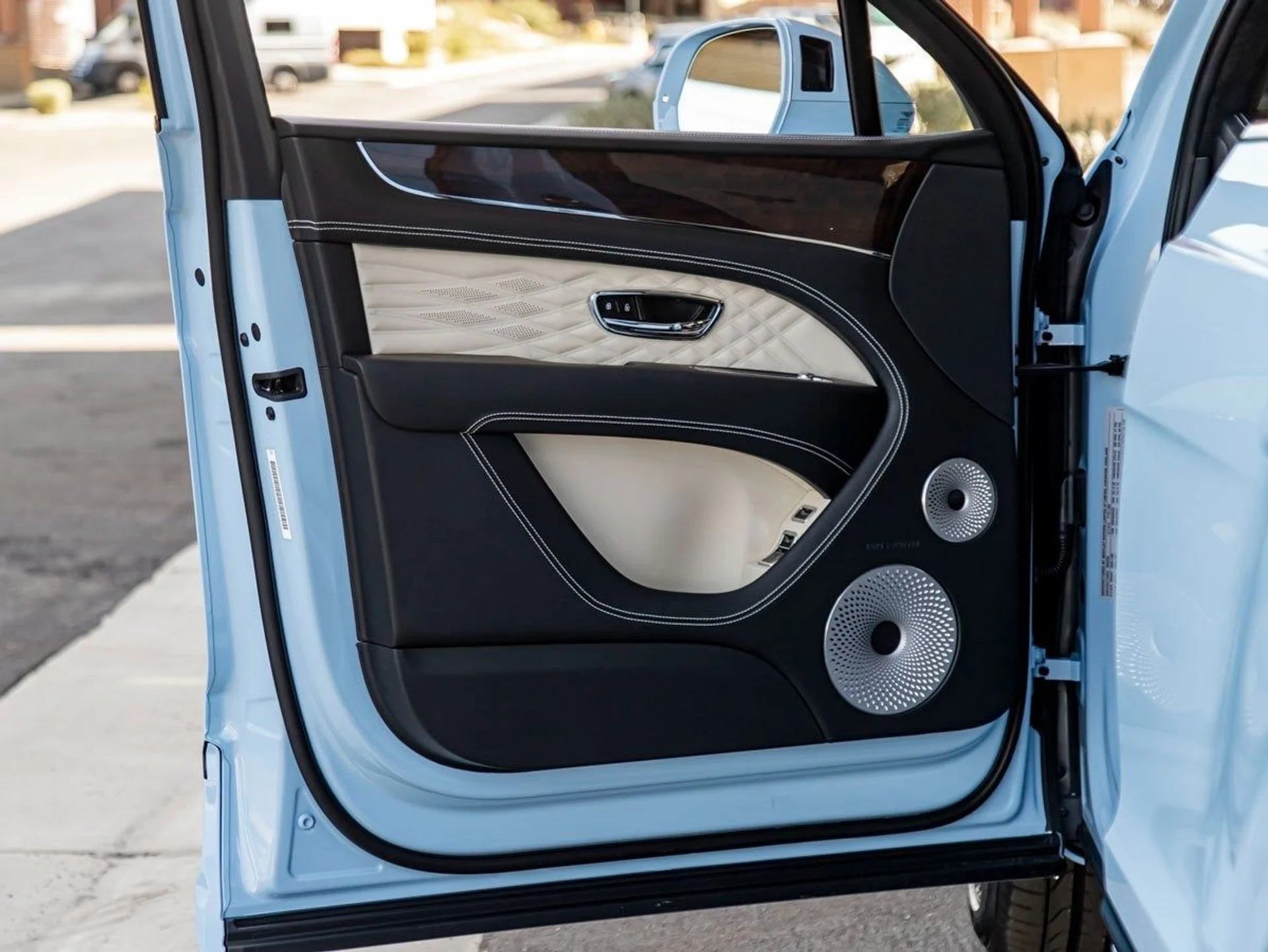 mph012_3107582416_13_aed2ccb2c7