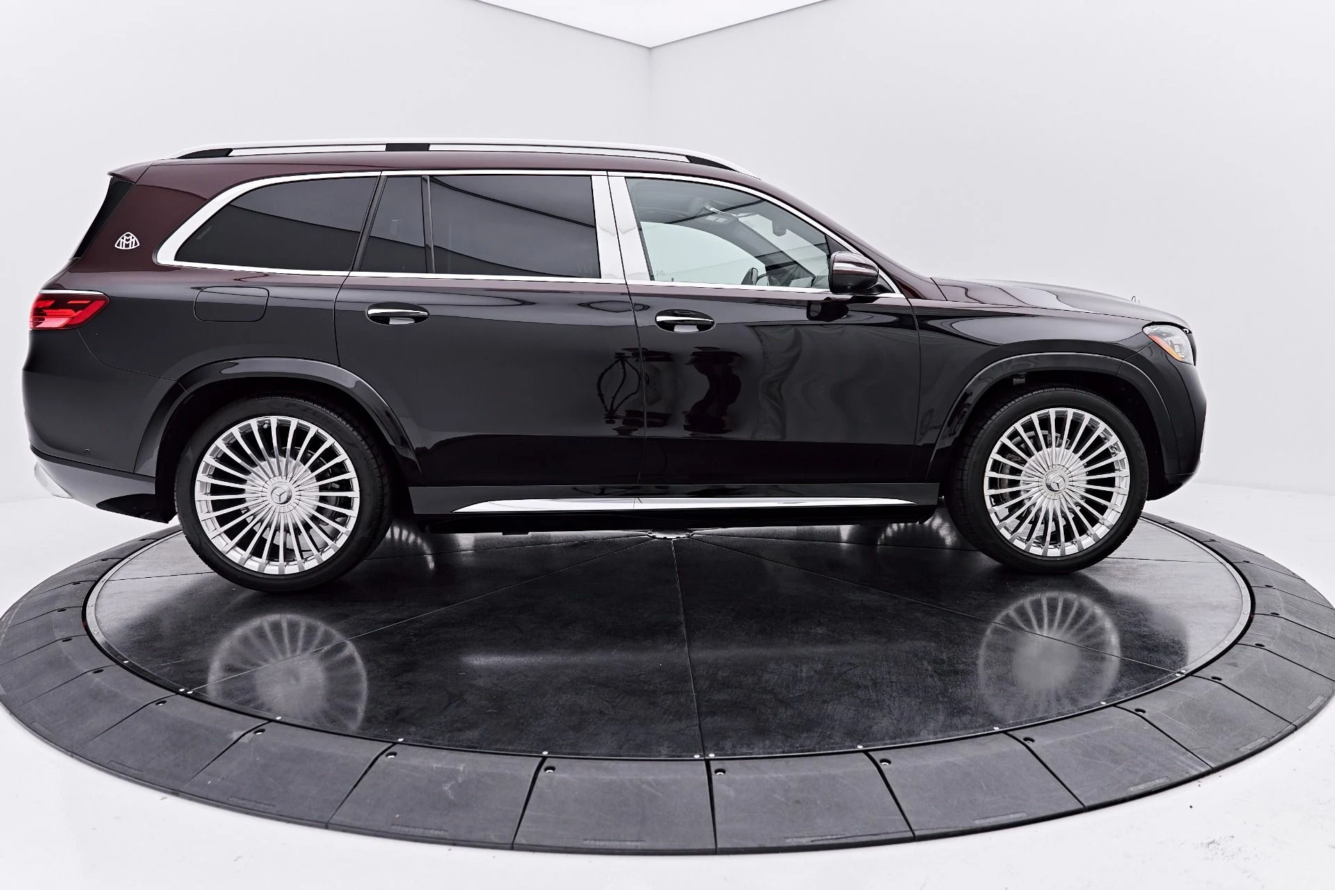 mph012_3117593864_Used_2024_Mercedes_Benz_GLS_Maybach_GLS_600_1790212297_3fdf7c80bc